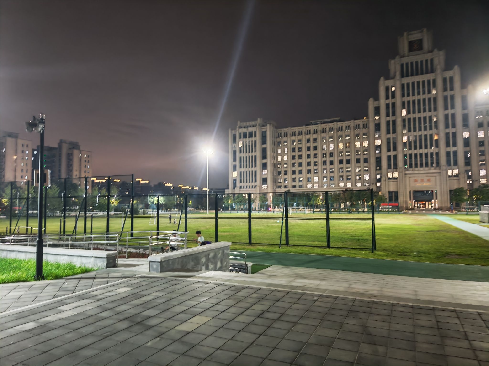 场地封面-西安交通大学创新港校区足球场