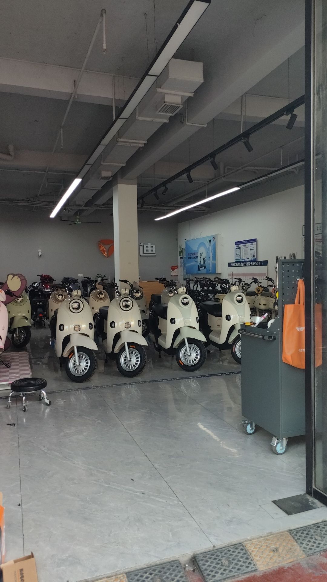 雅迪(吉蚂路店)出租电动车上门修电动车
