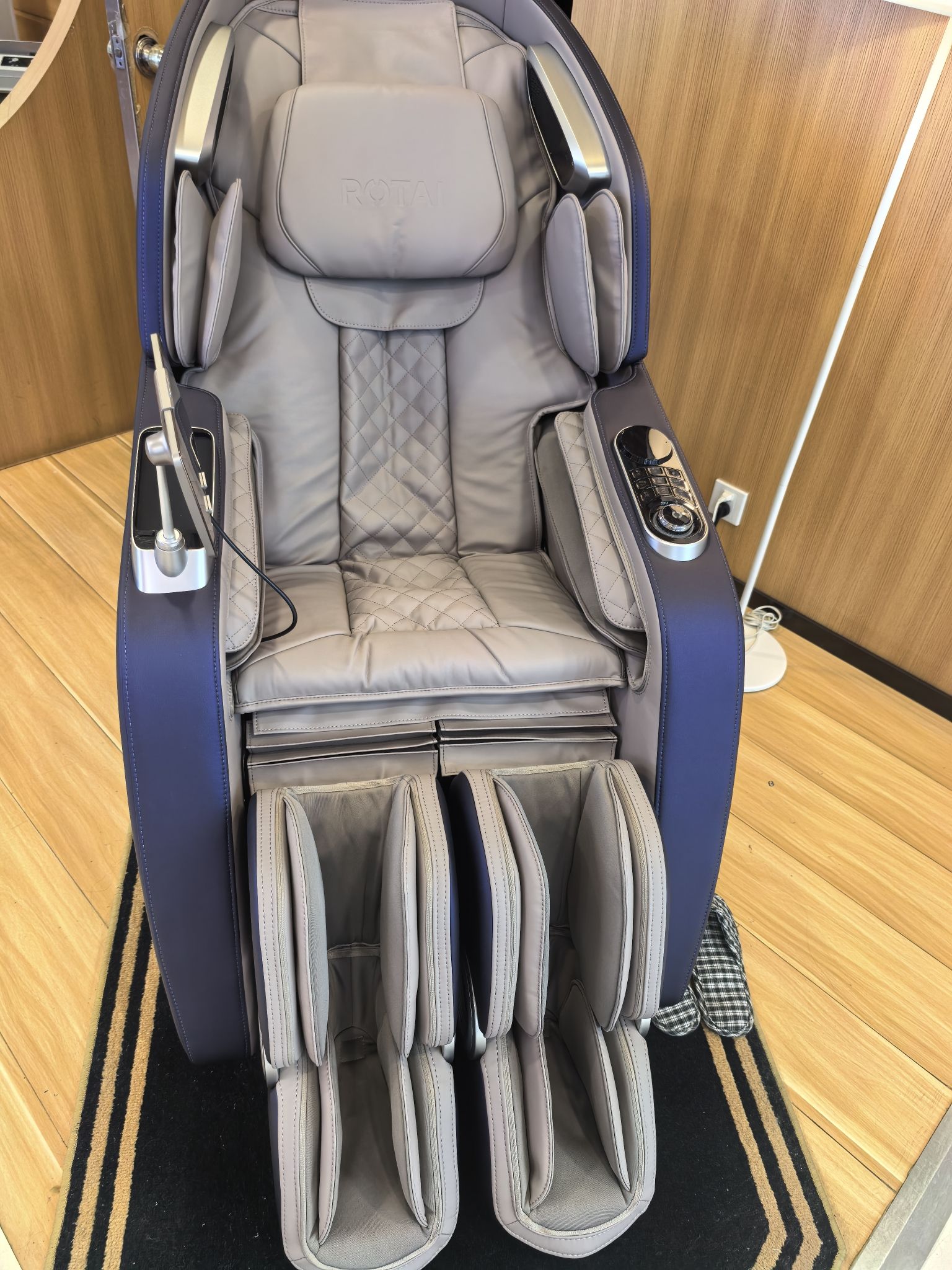 荣泰按摩椅(抚顺百货店)