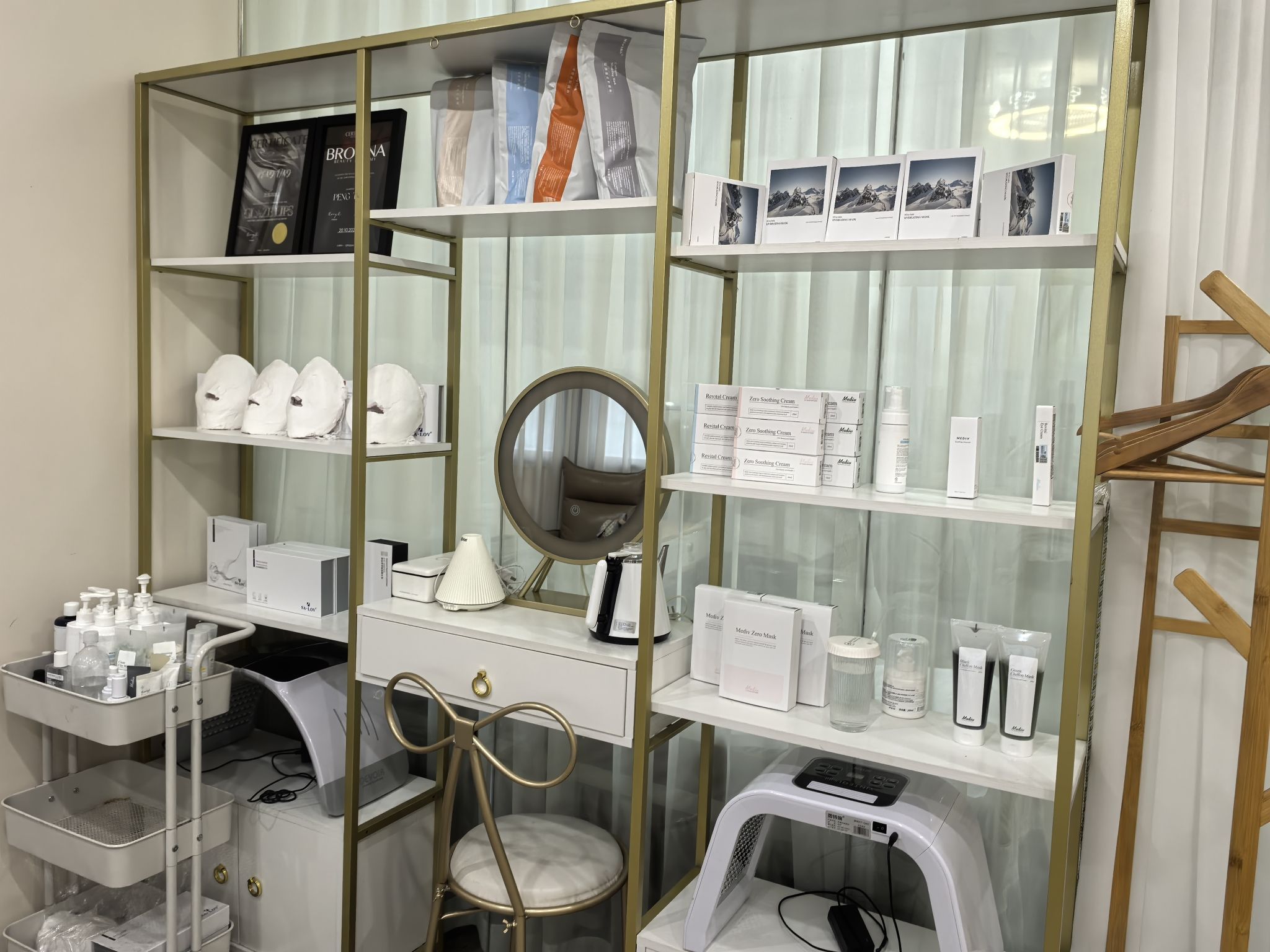 ONLY BEAUTY欧佳美甲美睫(中骏·尚城店)