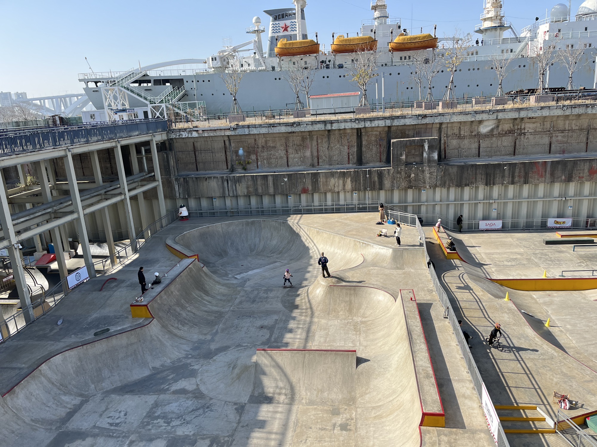 场地封面-黄浦滨江滑板极限公园