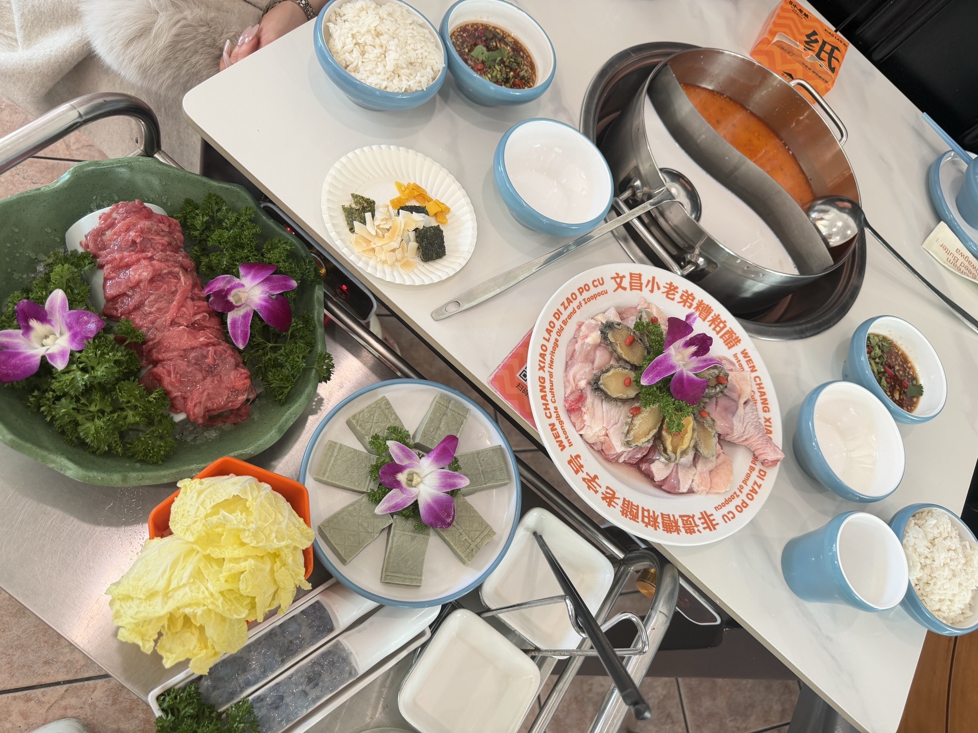 文昌小老弟糟粕醋·海南椰子鸡椰奶鸡(三亚湾别墅店)