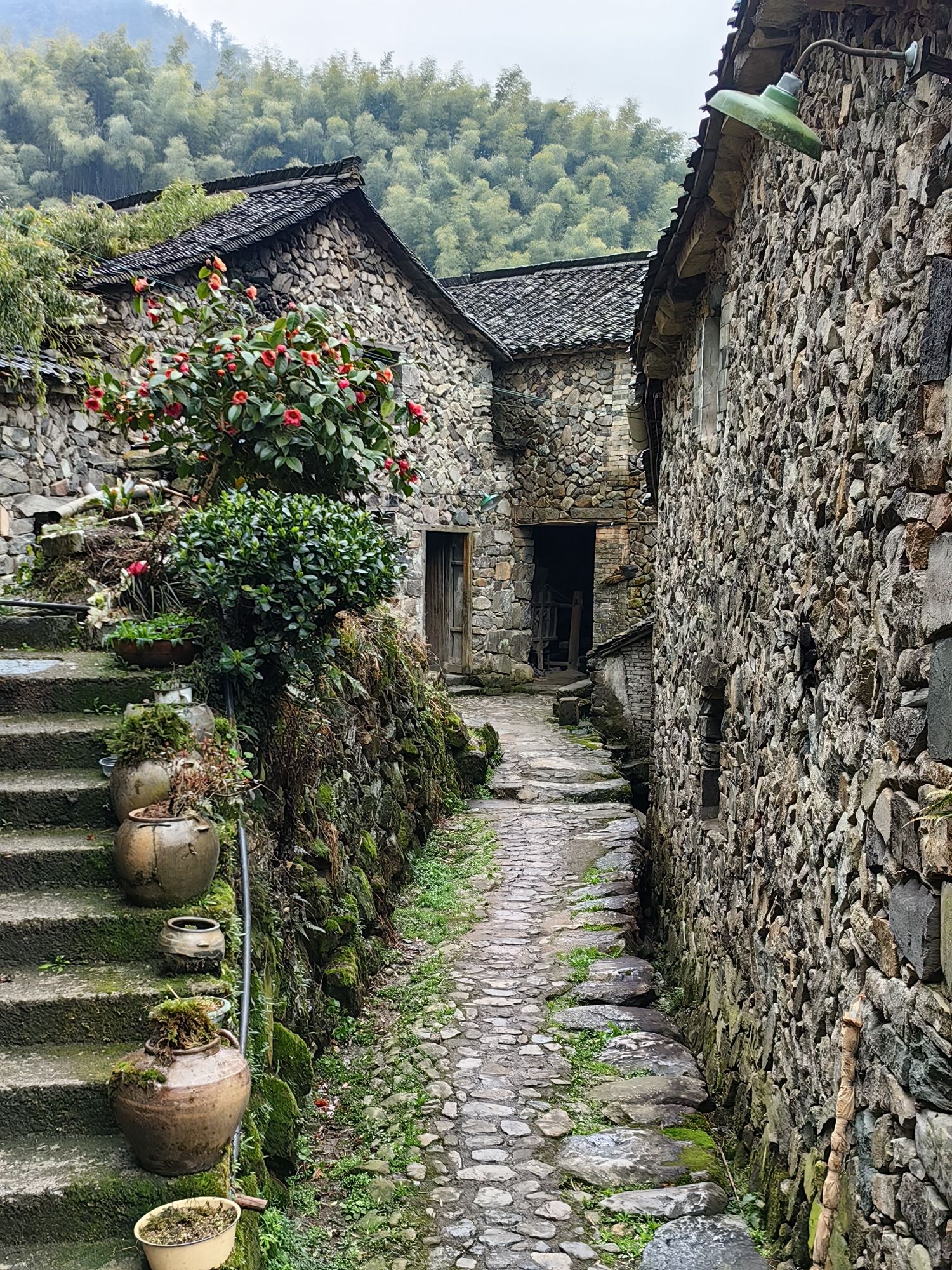 岩下石头村景区旅行图片 2