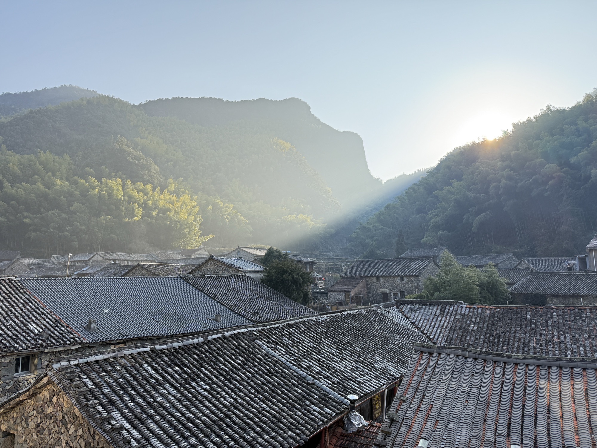 岩下石头村景区旅行图片 1