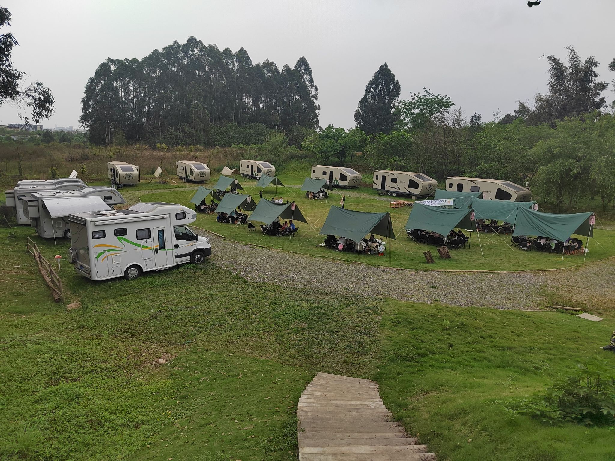 场地封面-游牧巴士营地