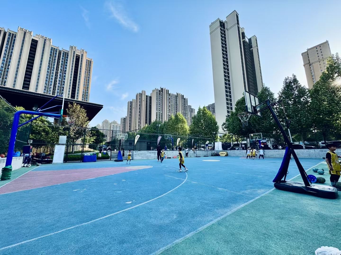 场地封面-动能篮球训练营