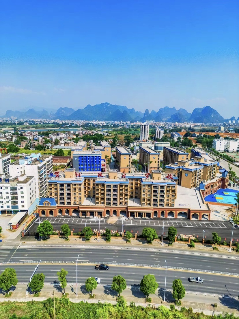 贺州市现代高级中学