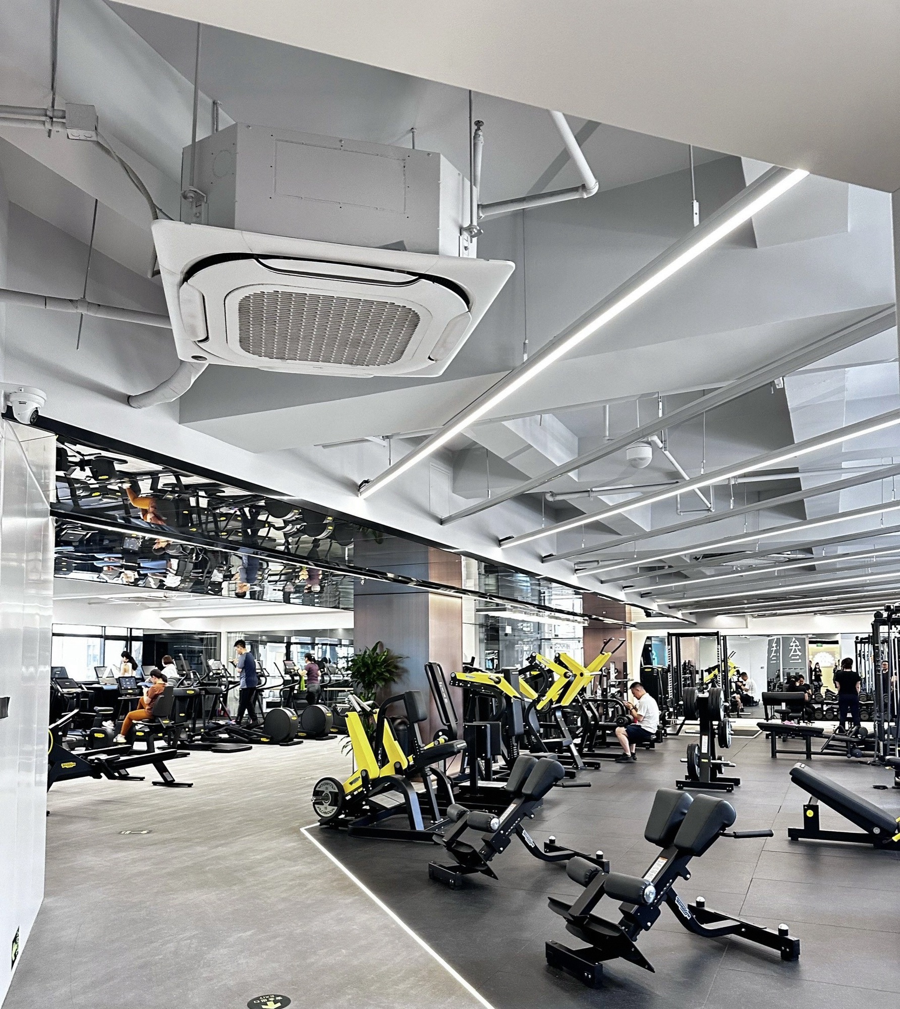 场地封面-叁曼游泳健身(中骏世界城店)