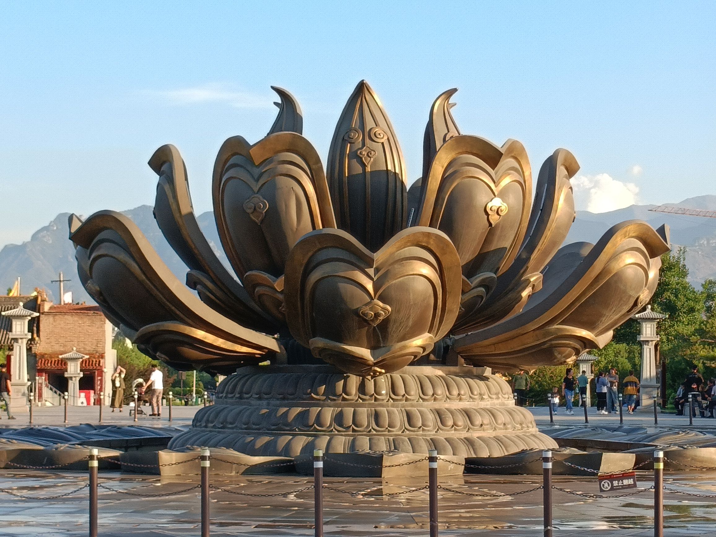 莲花广场旅行图片 3