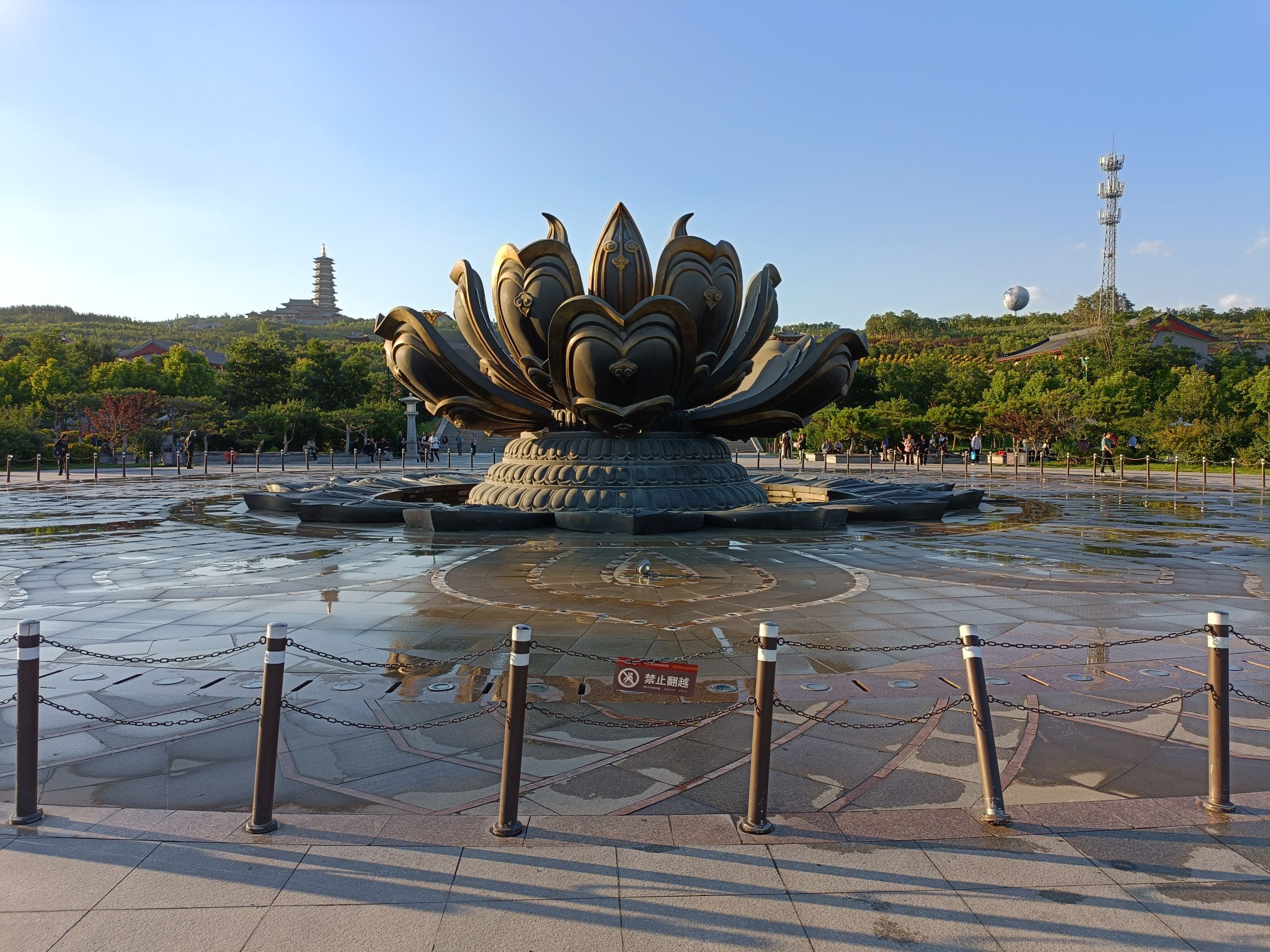 莲花广场旅行图片 1