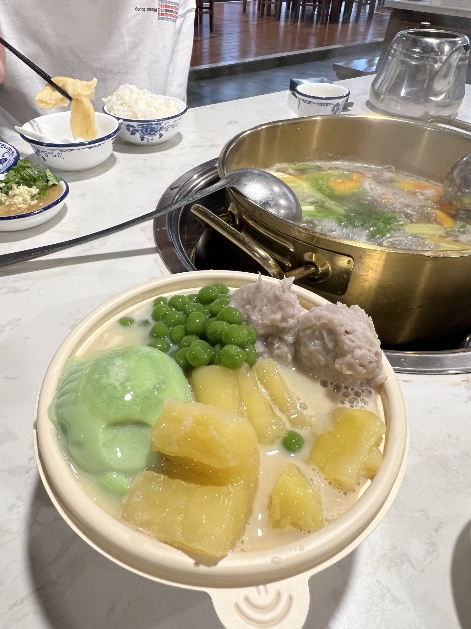 海口乳羊馆·三十年老店(南宝路店)