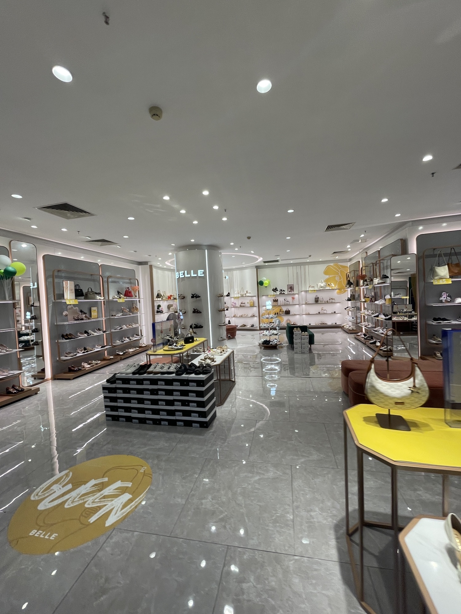百丽国际真美诗BELLE(金汇广场店)