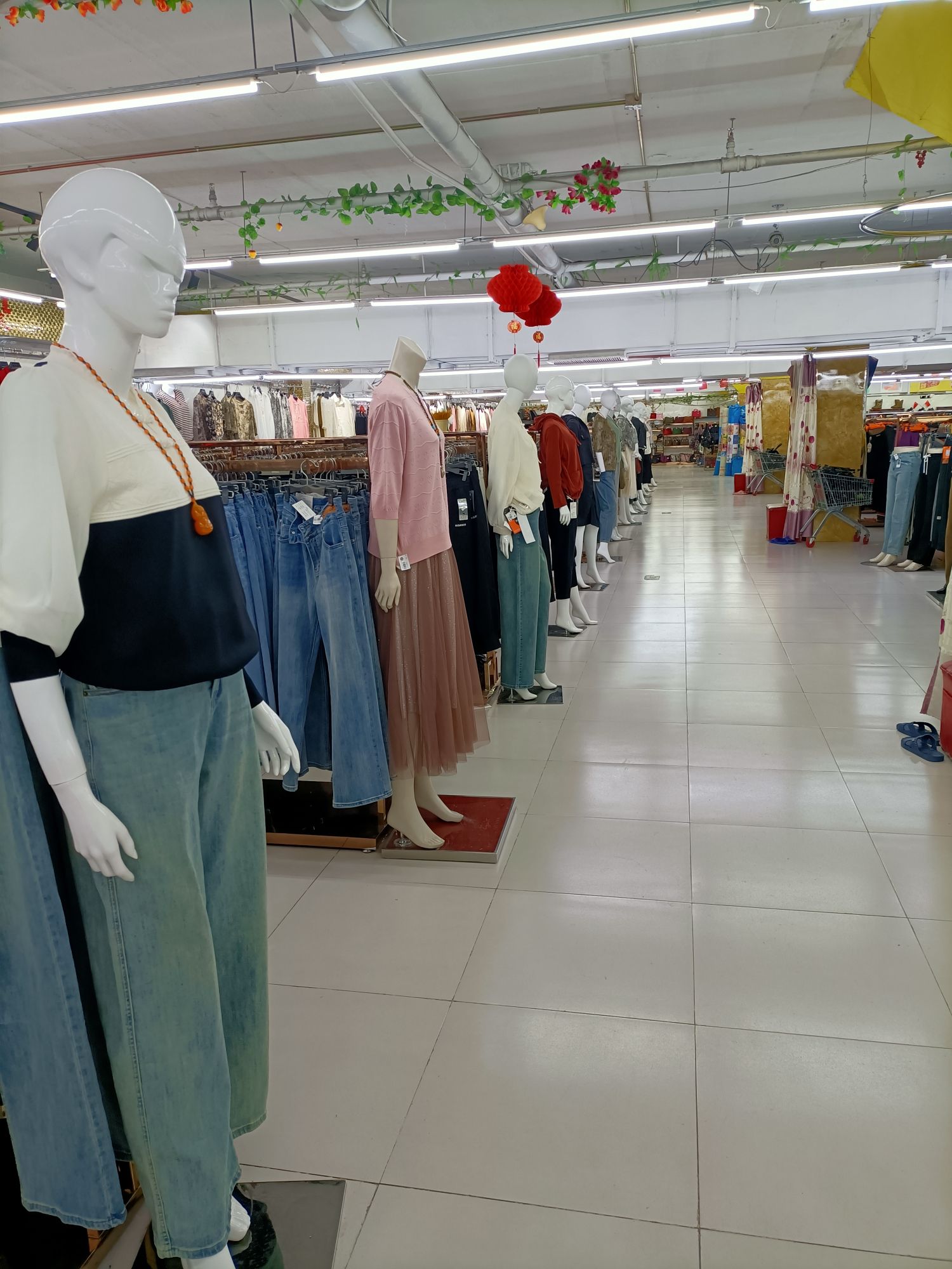 乐佰汇服装超市