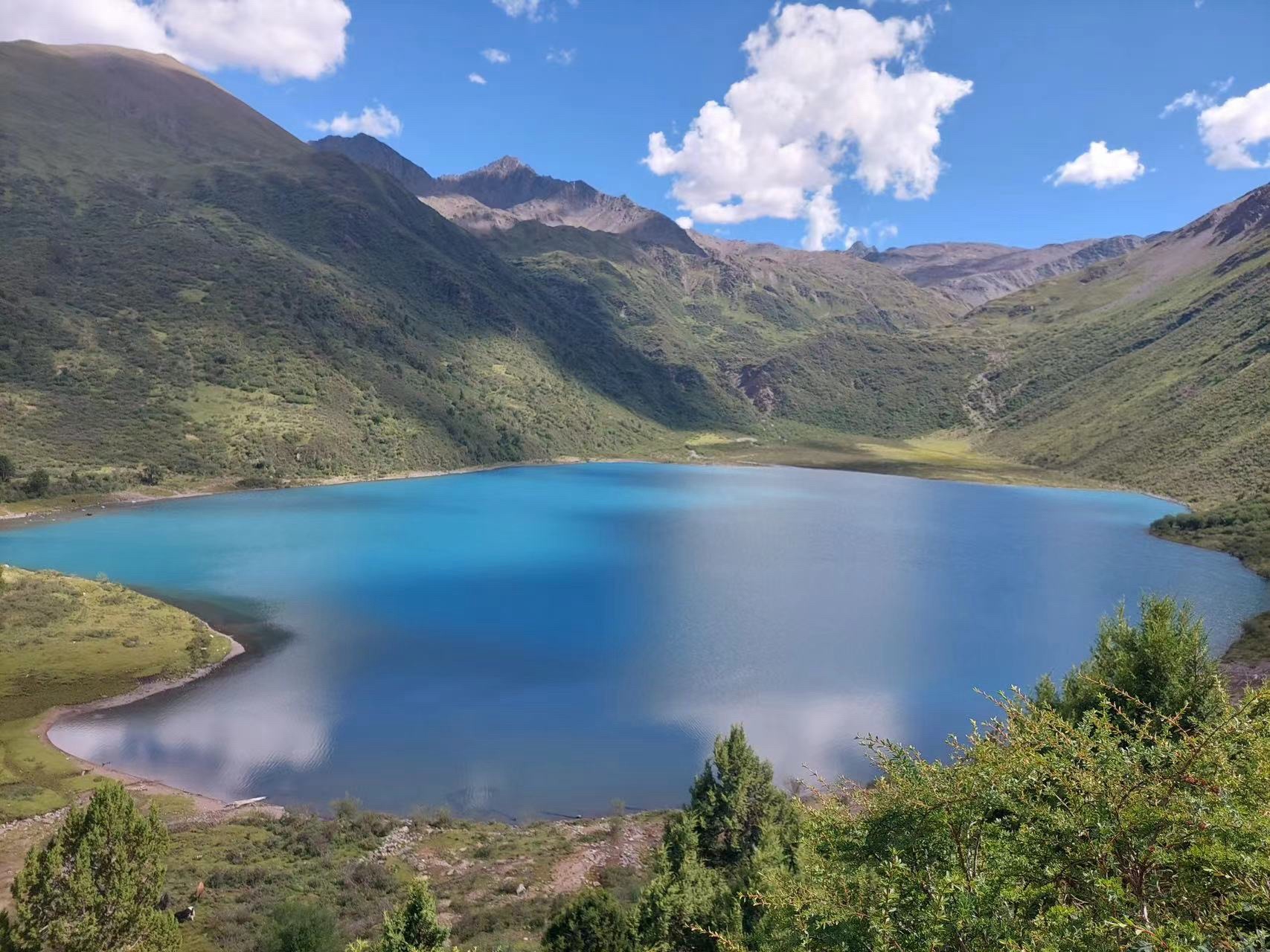 马尼仁措湖景区旅行图片 2