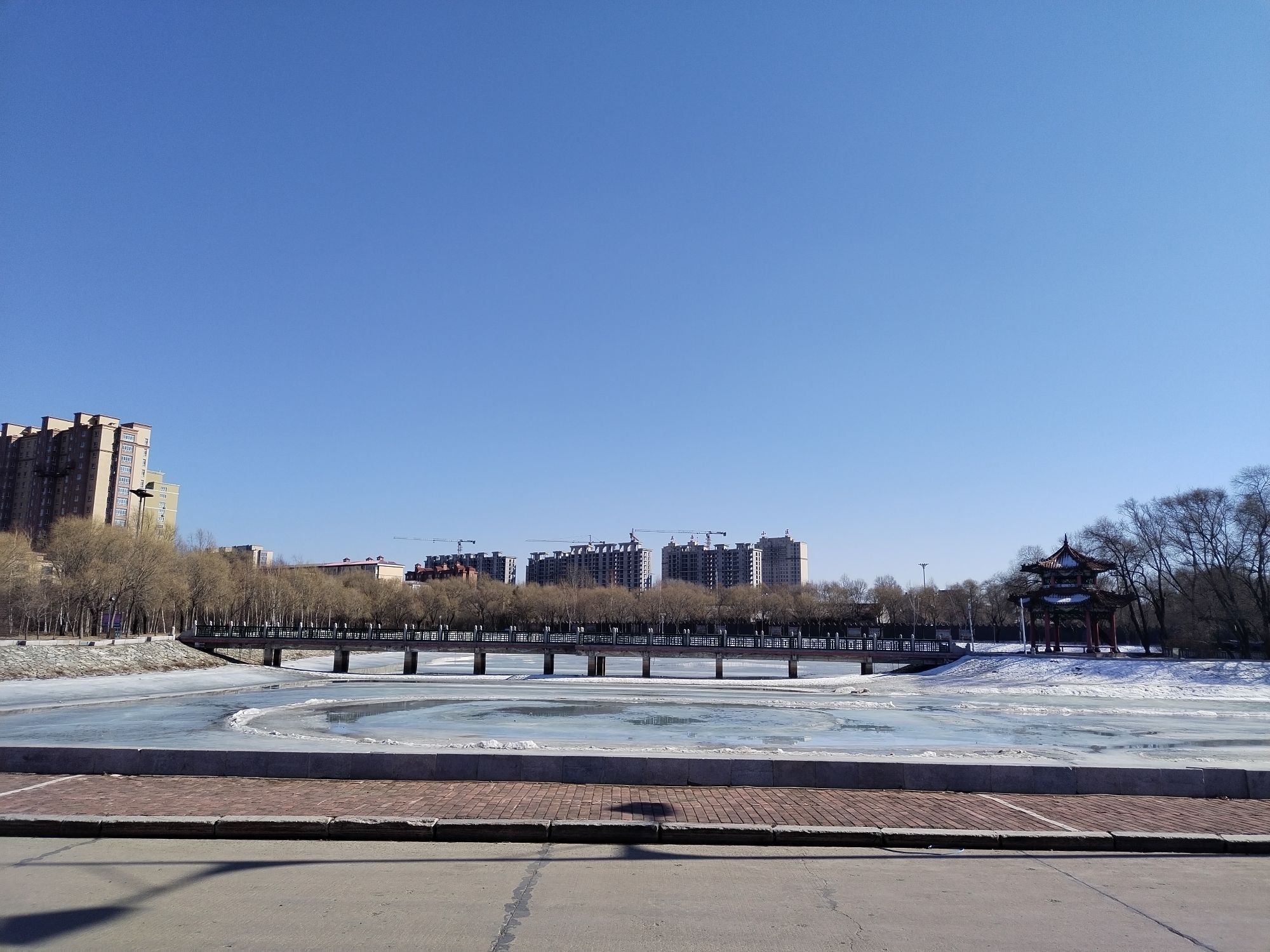 海东青雕像旅行图片 3