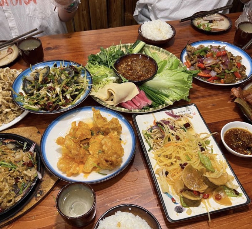 六禾熏酱小酒馆·东北菜(永万路店)