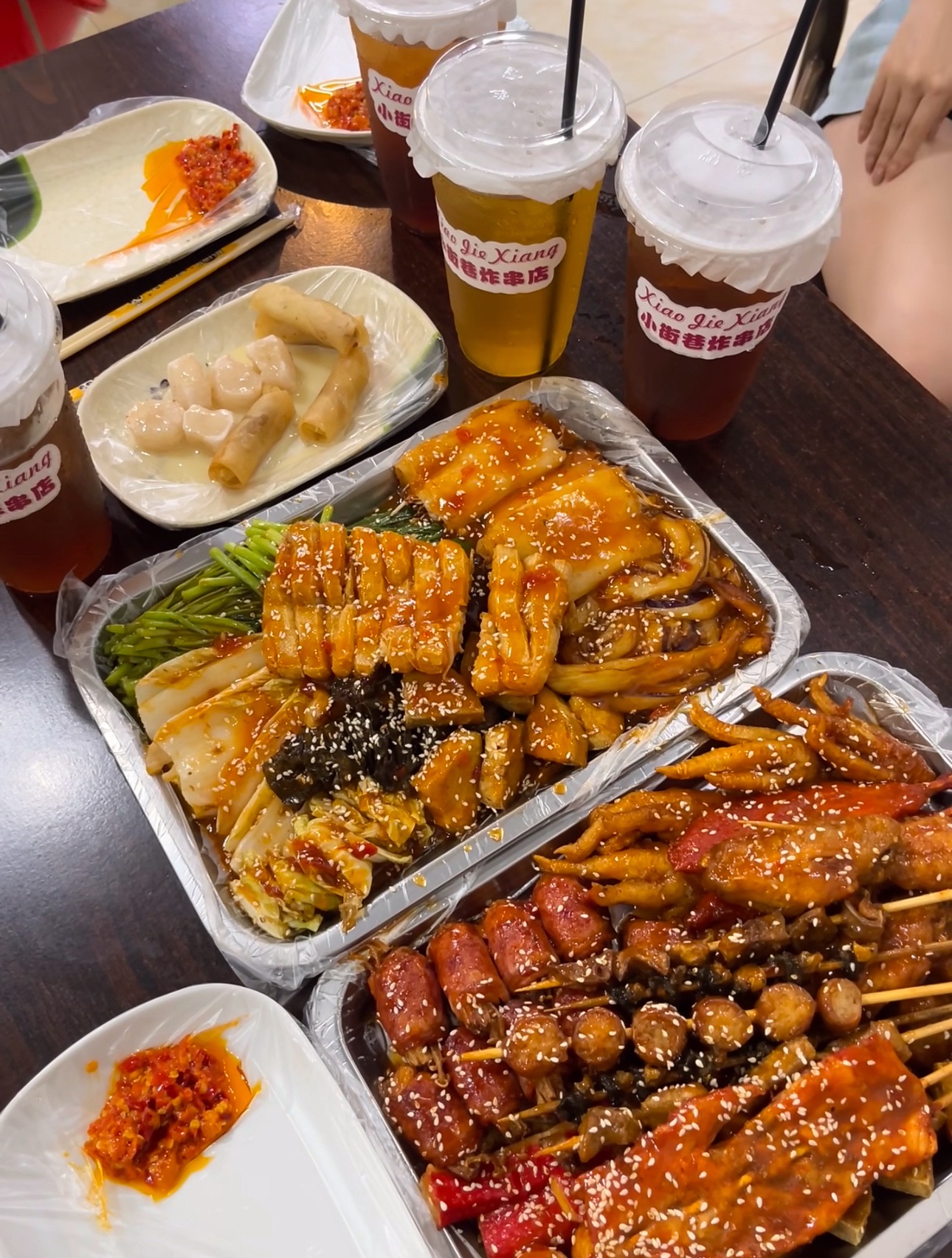 小街巷炸串店