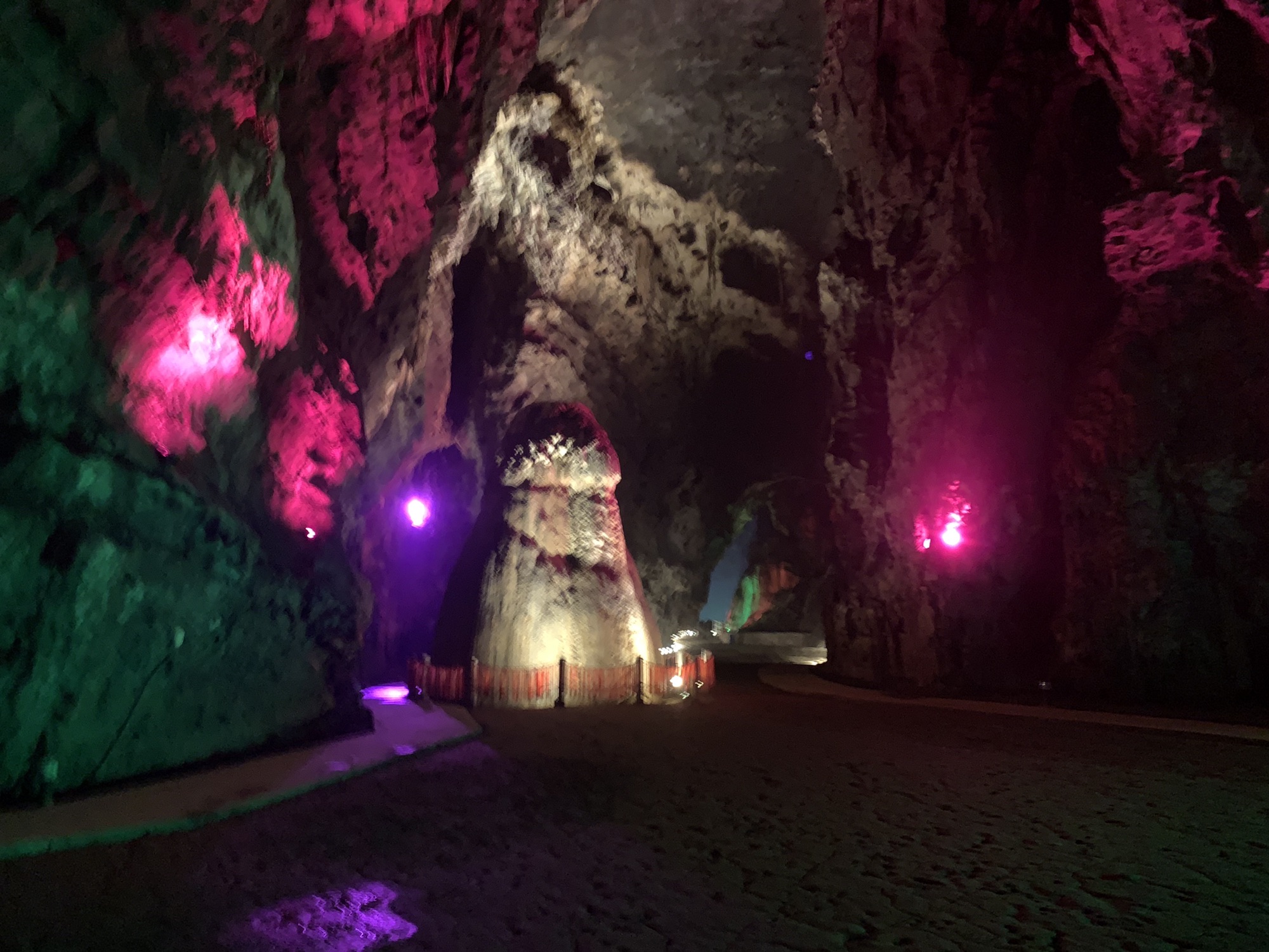 西部洞群旅行图片 3