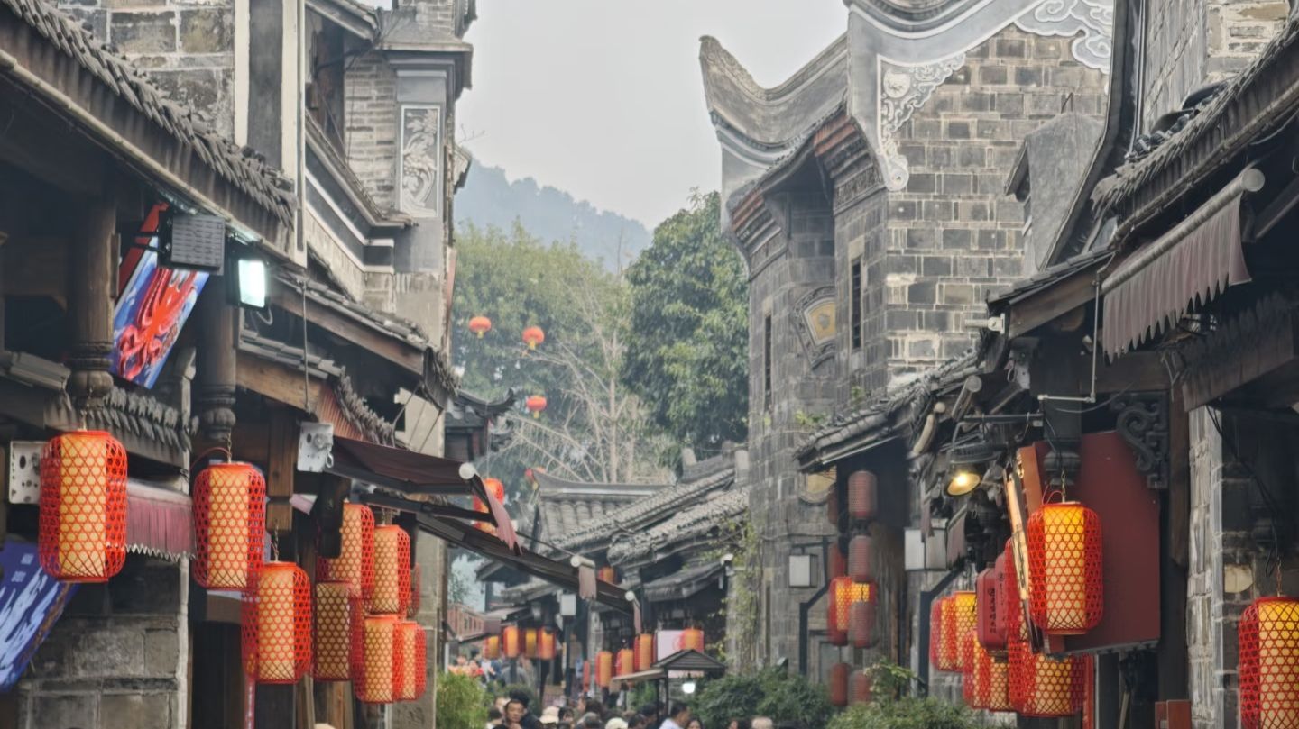 On-site photo 3 of 冠英古街