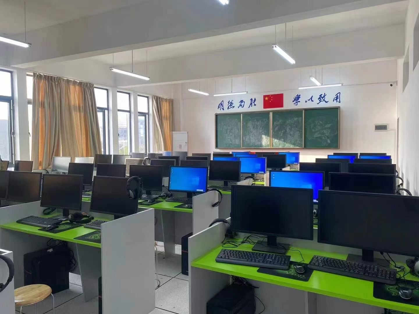 武汉信息工程职业学校