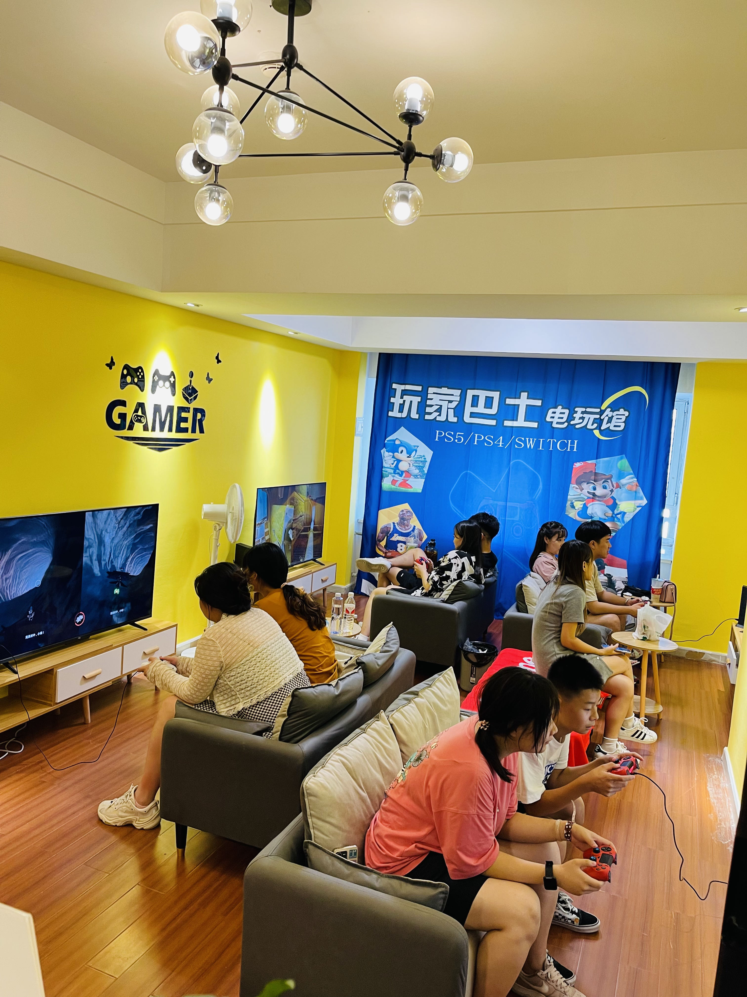 玩家巴士电玩体验馆(万达广场公寓A座店)
