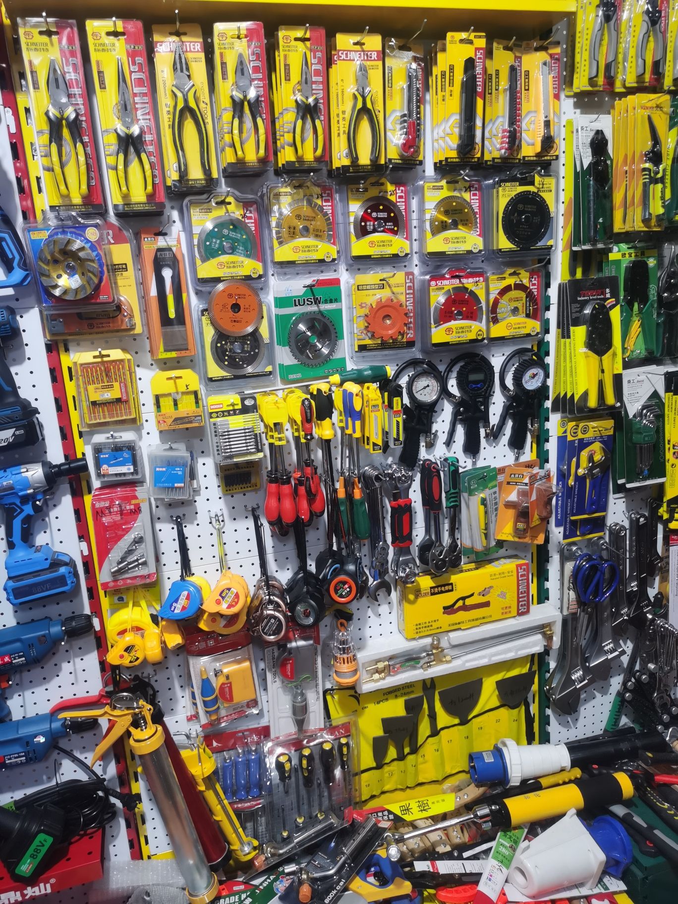 天鸿五金机电建材