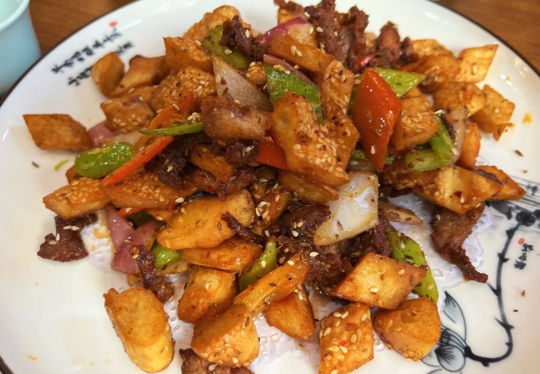 阿依莎美食牛肉面(劲松店) - 双井街道便民圈栖邻生活圈餐饮服务服务点实景照片