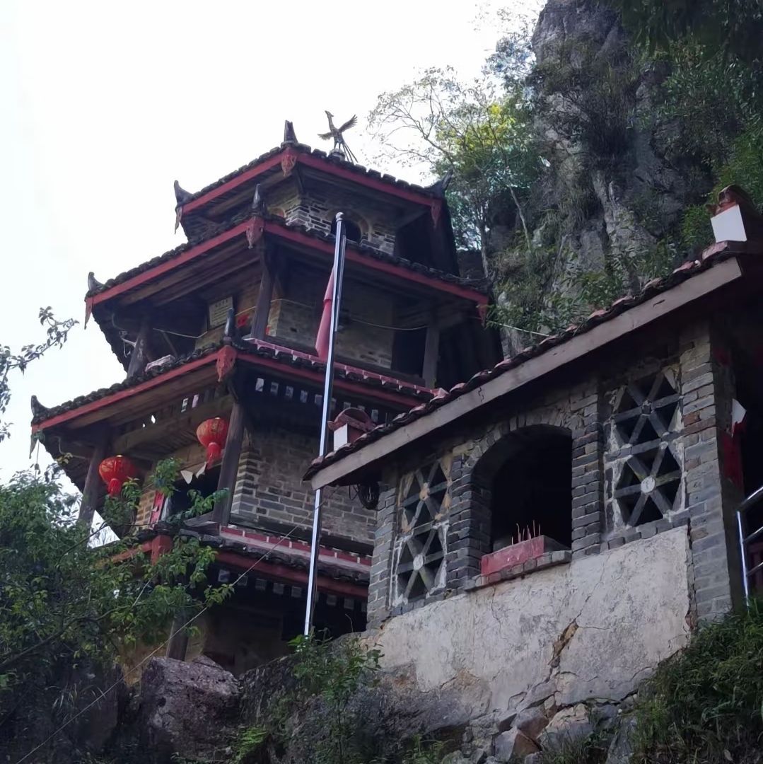 永定东华山寺实景照片