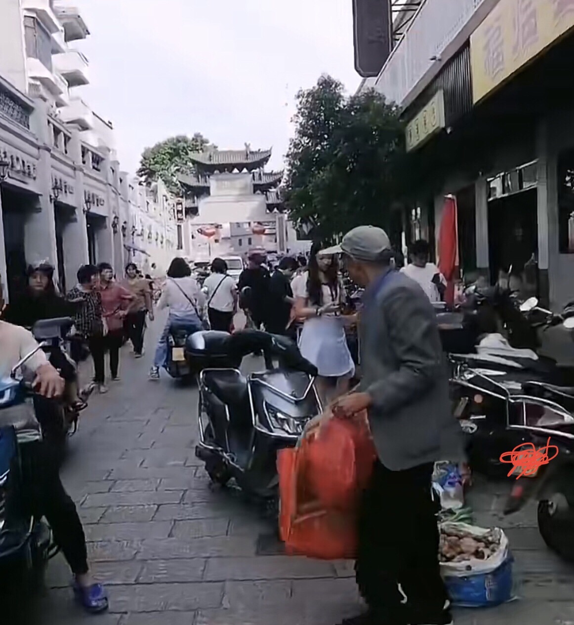 菜丁云浮中心市场(城基路店)
