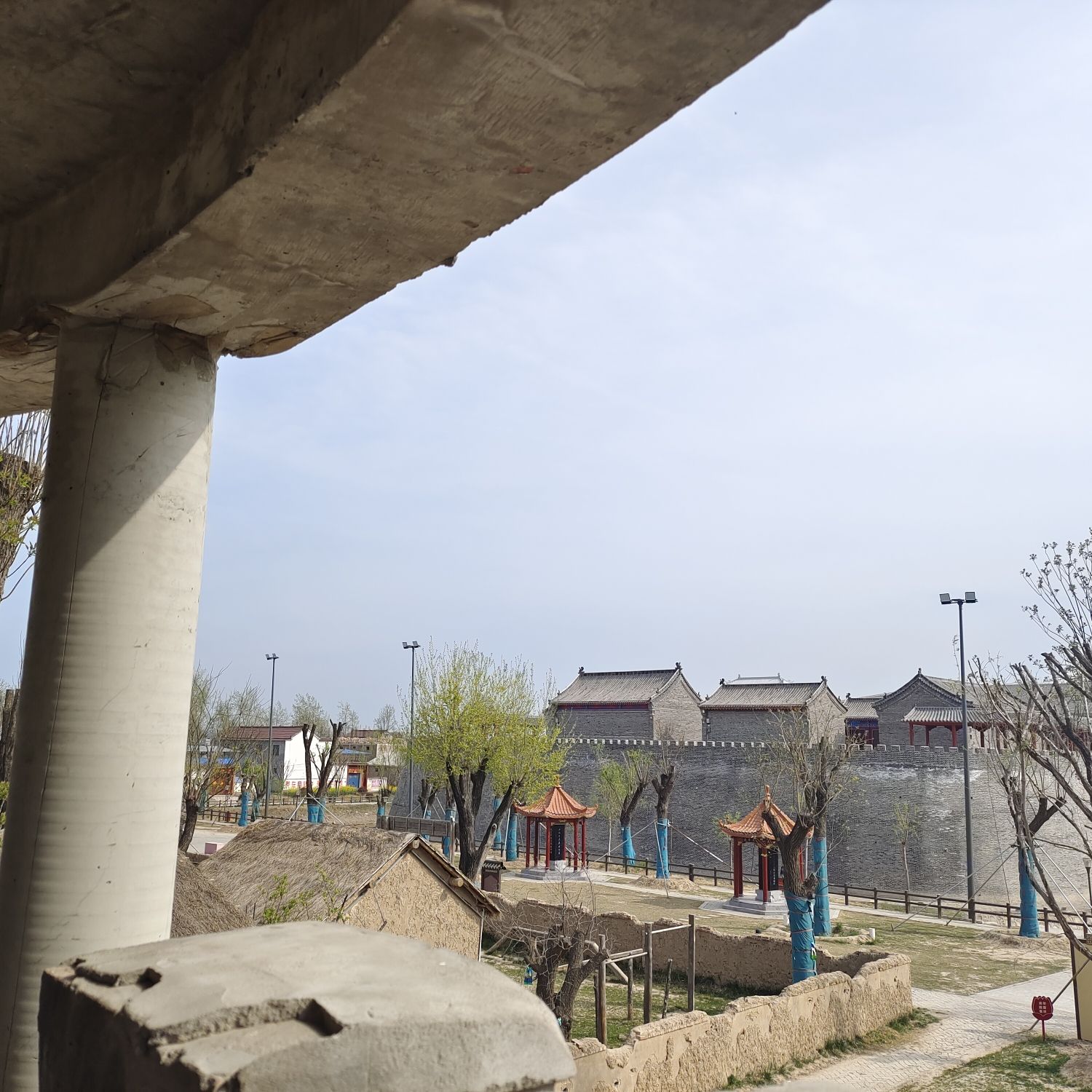 红色水东文旅小镇旅行图片 3