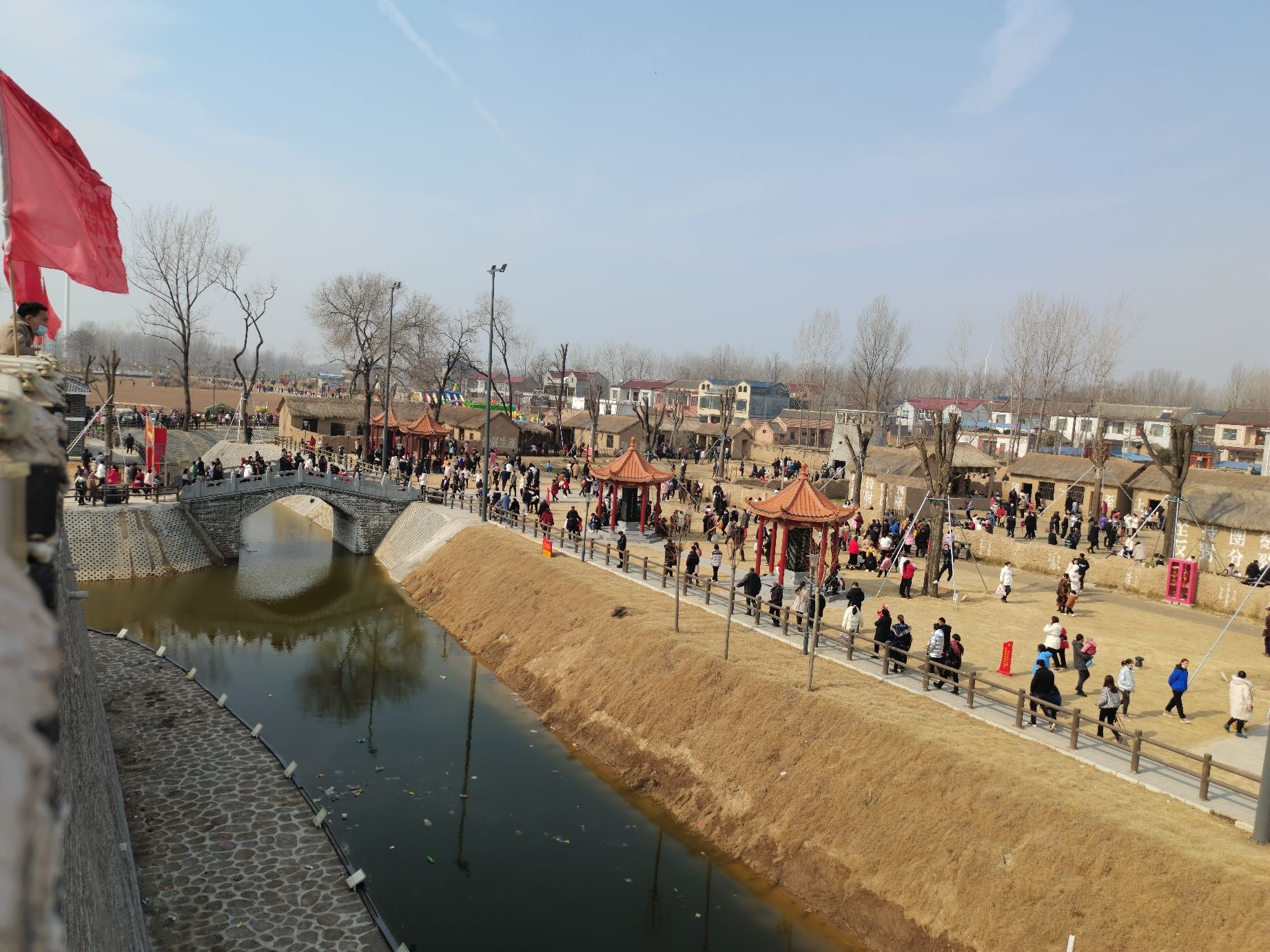 红色水东文旅小镇旅行图片 2