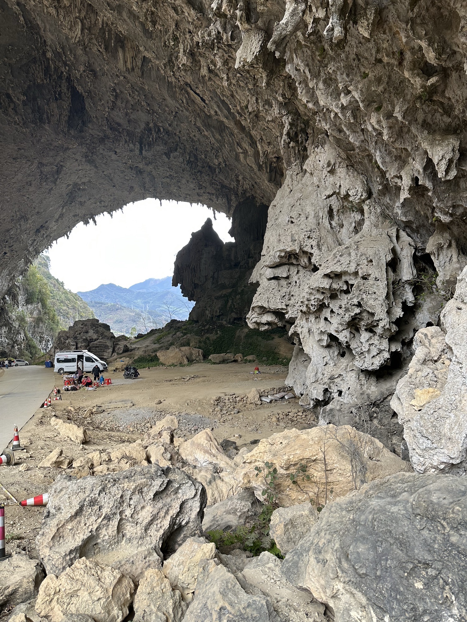 社更穿洞旅行图片 2