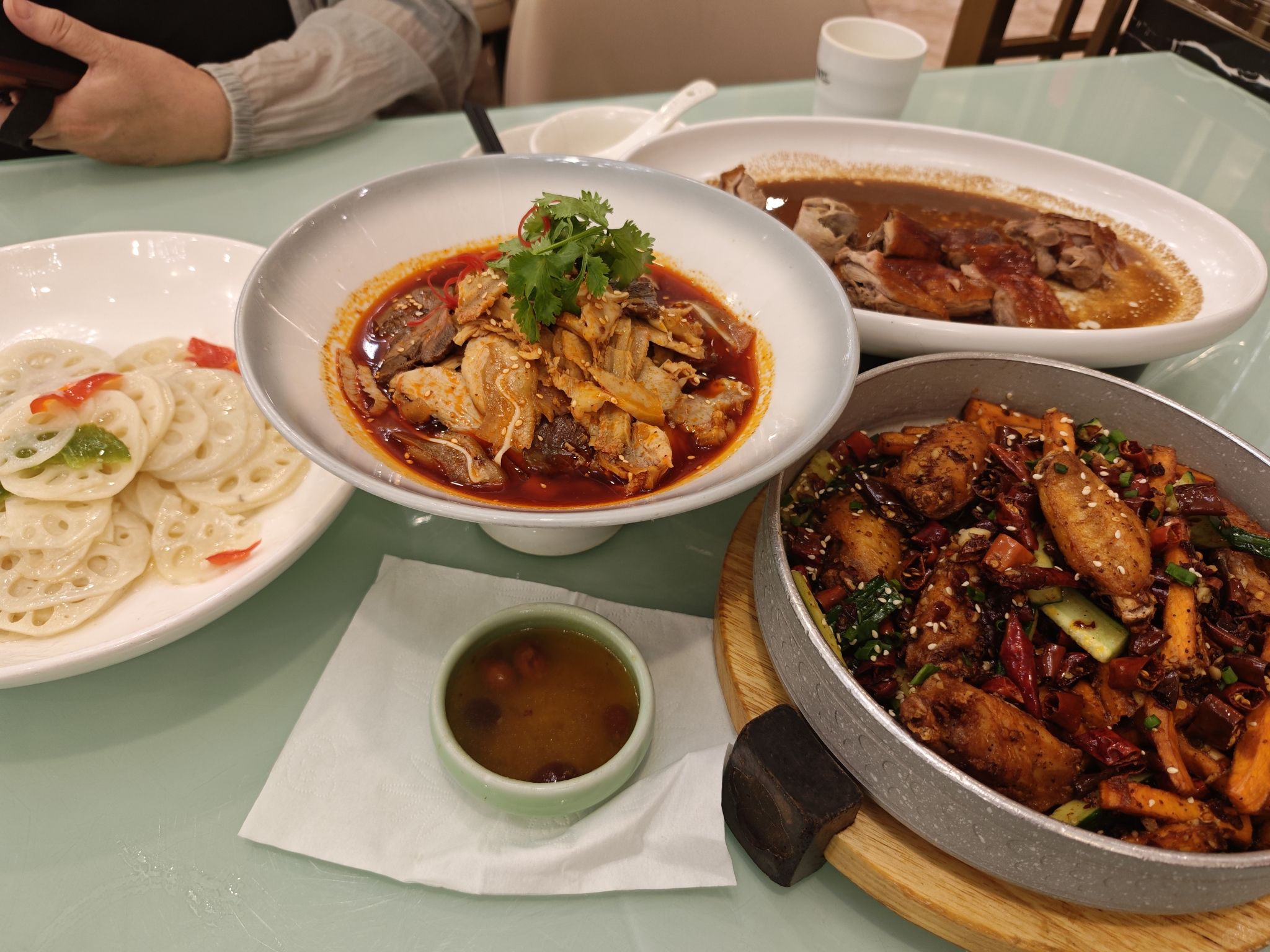 新徽扬餐厅(白马店)