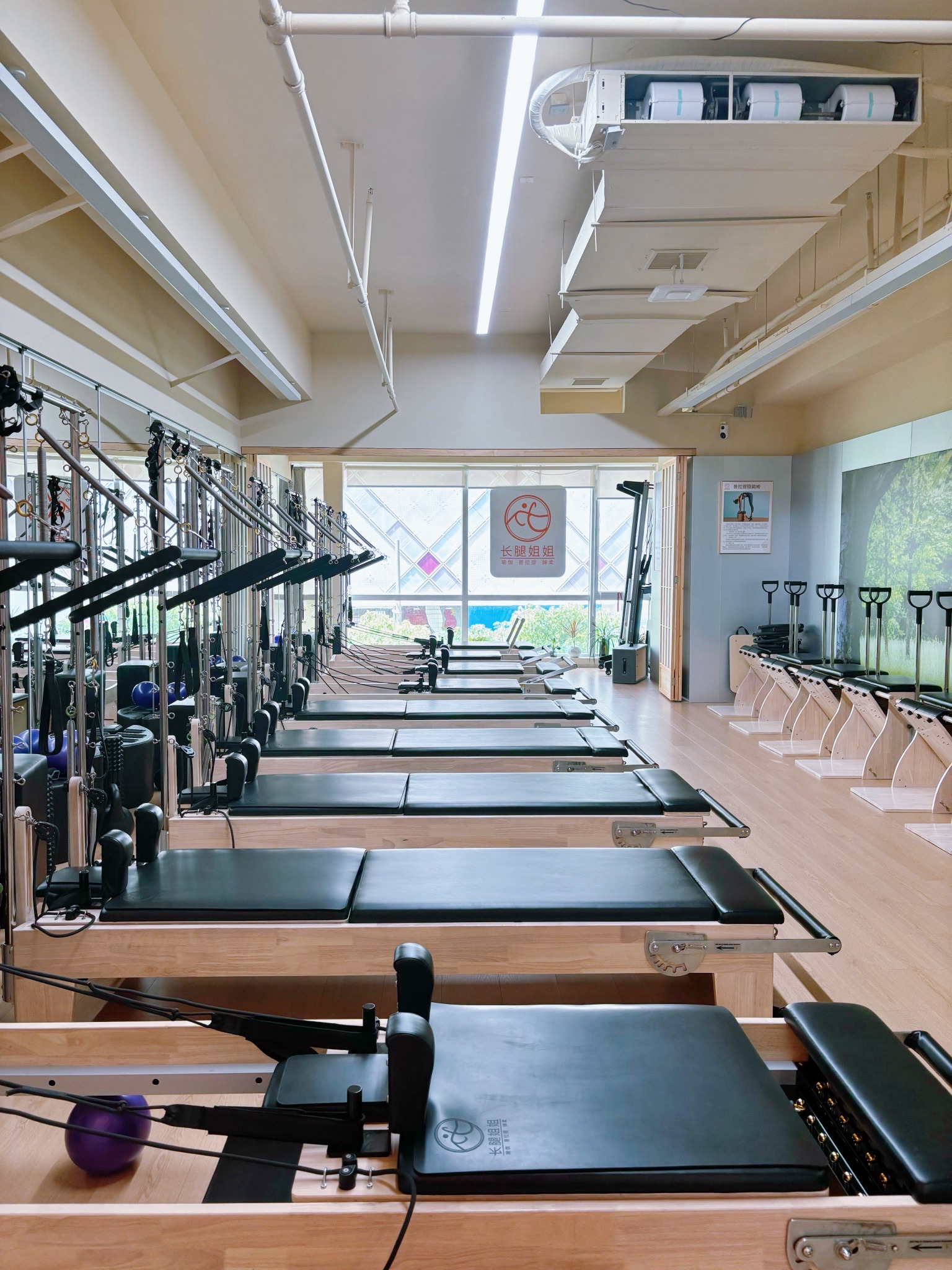 场地封面-长腿姐姐瑜伽普拉提(财富时代大厦店)
