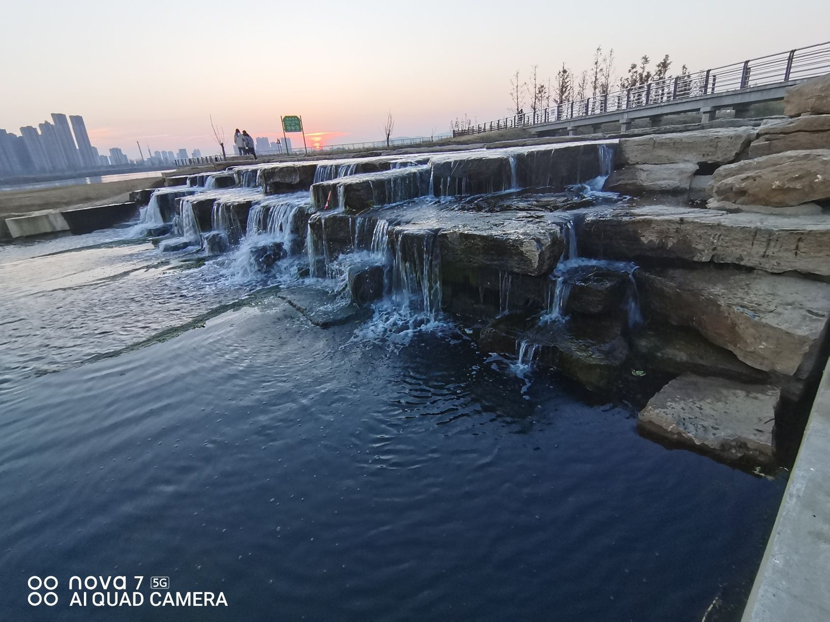 淮河北岸滨河绿地景区旅行图片 1