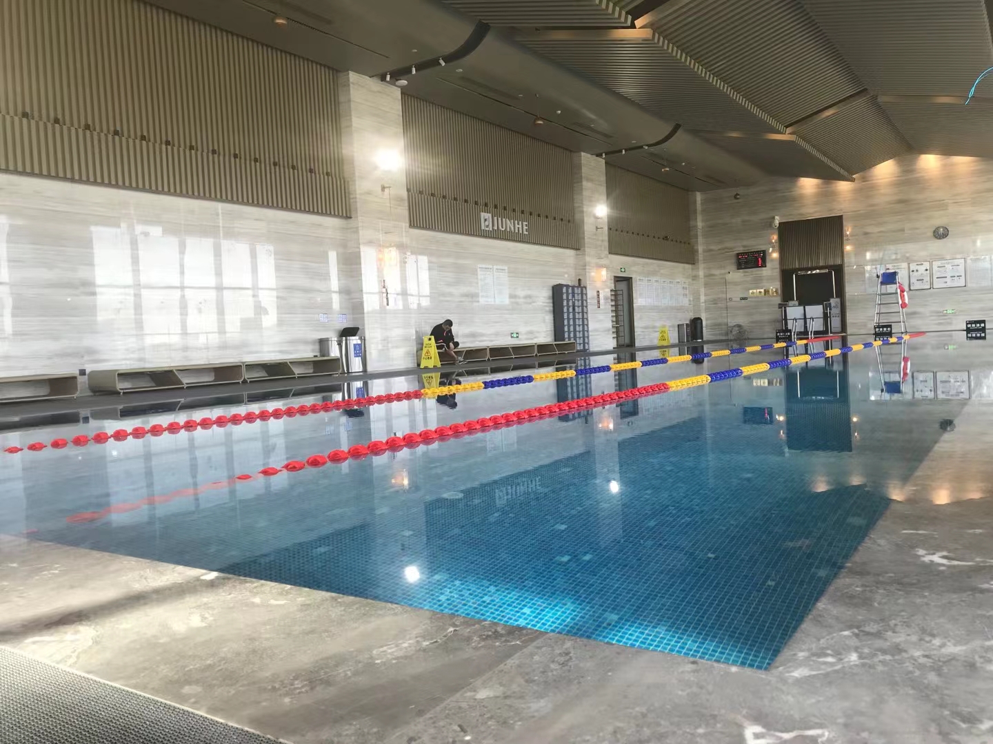 场地封面-君赫游泳健身