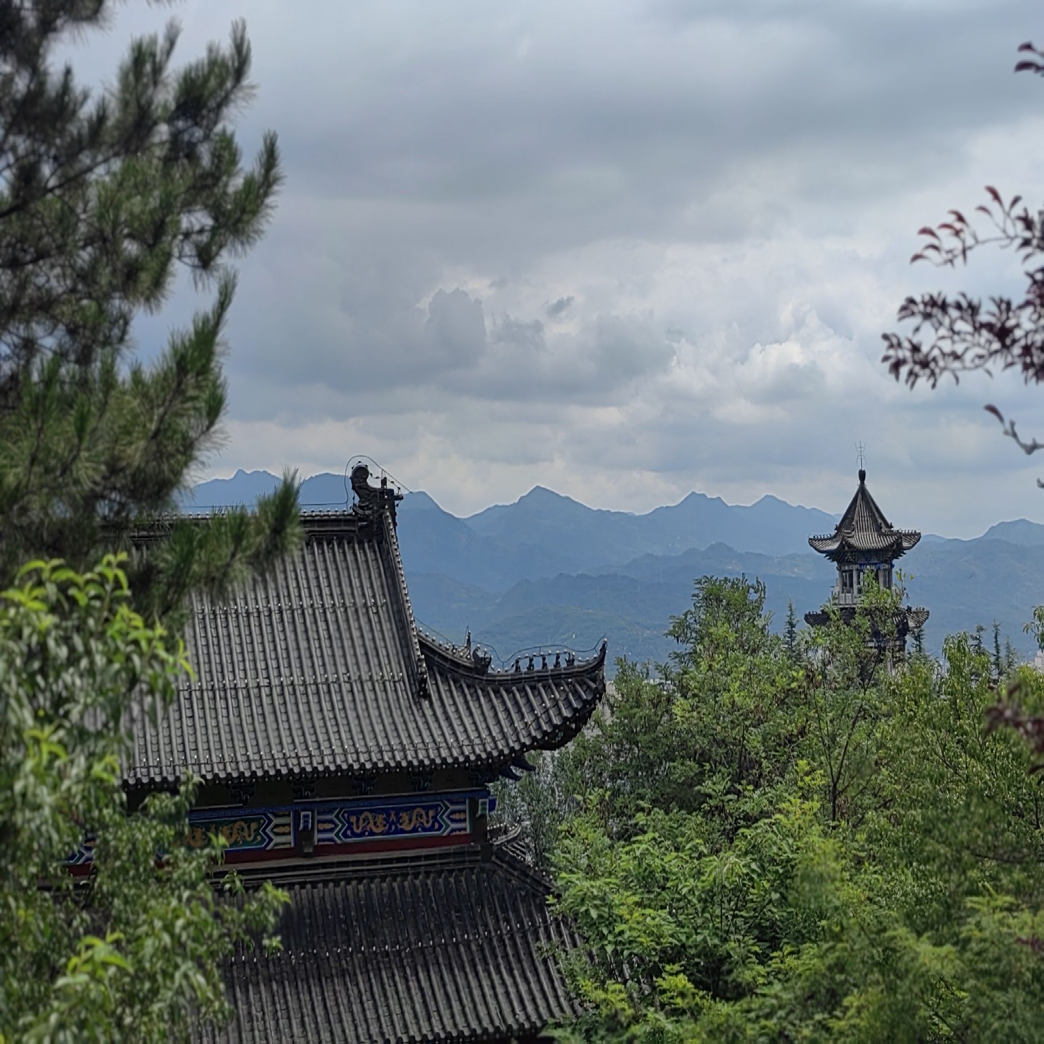 双乳山云鹤观实景照片