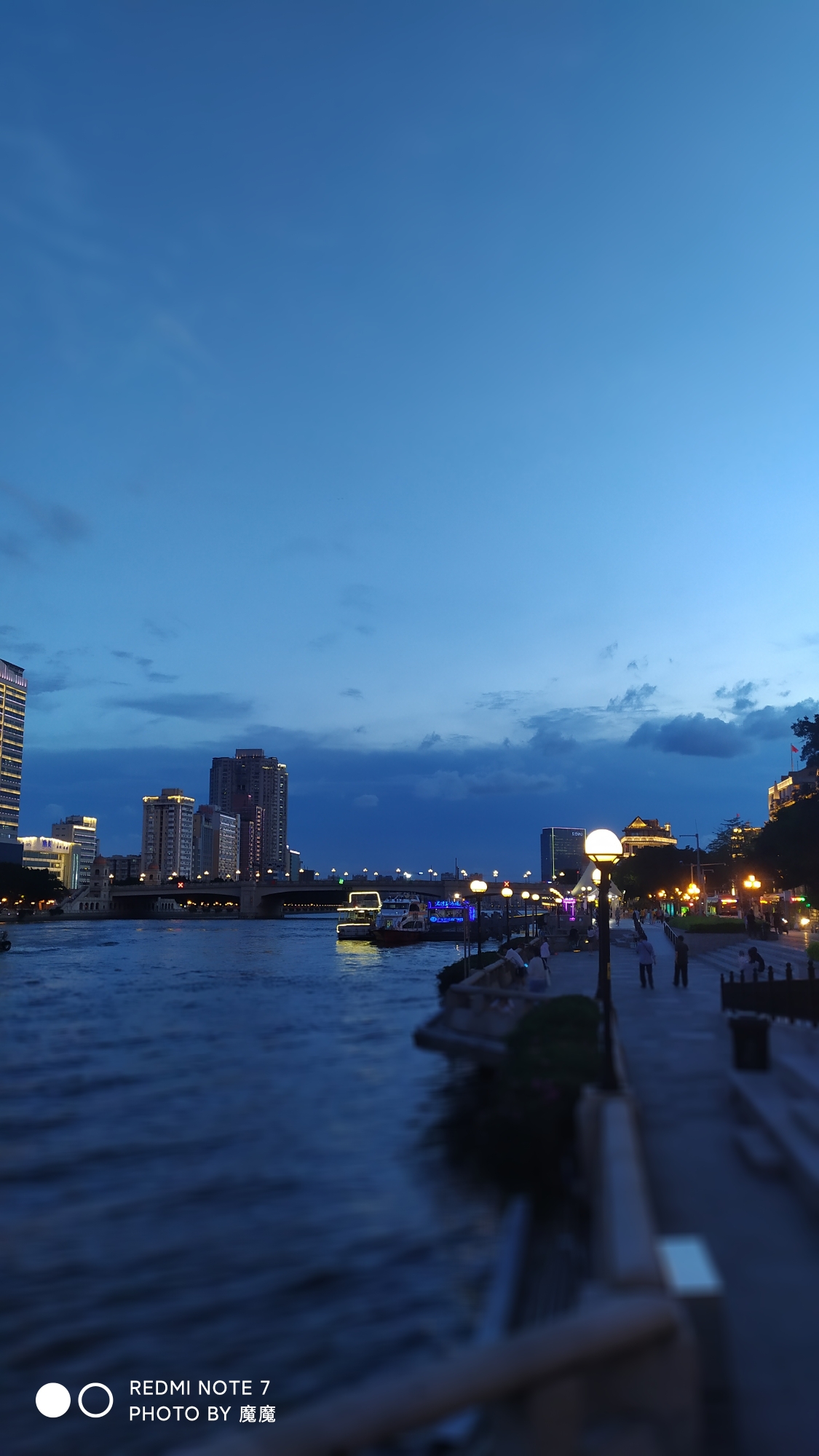 珠江边景观广场