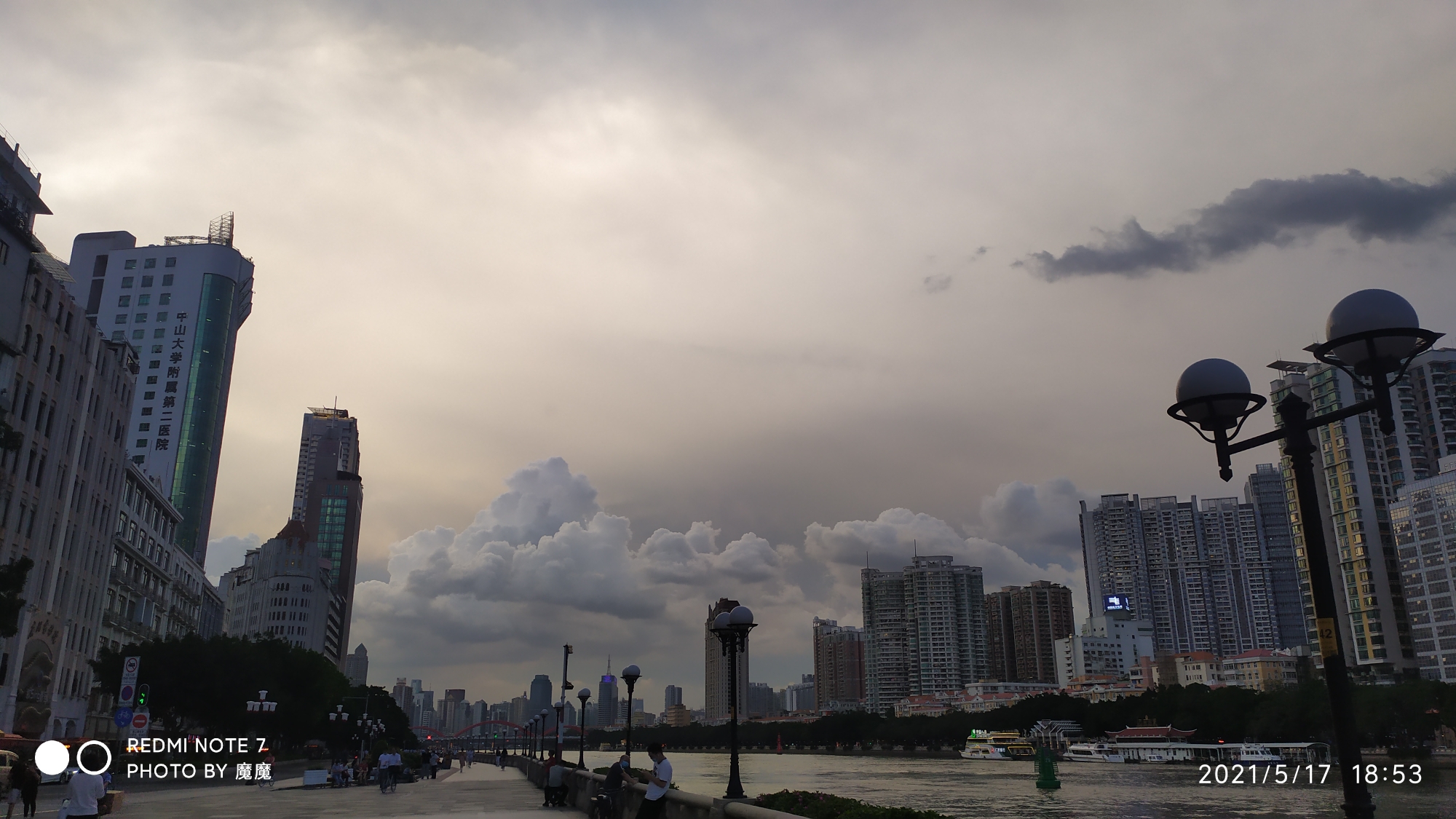 珠江边景观广场