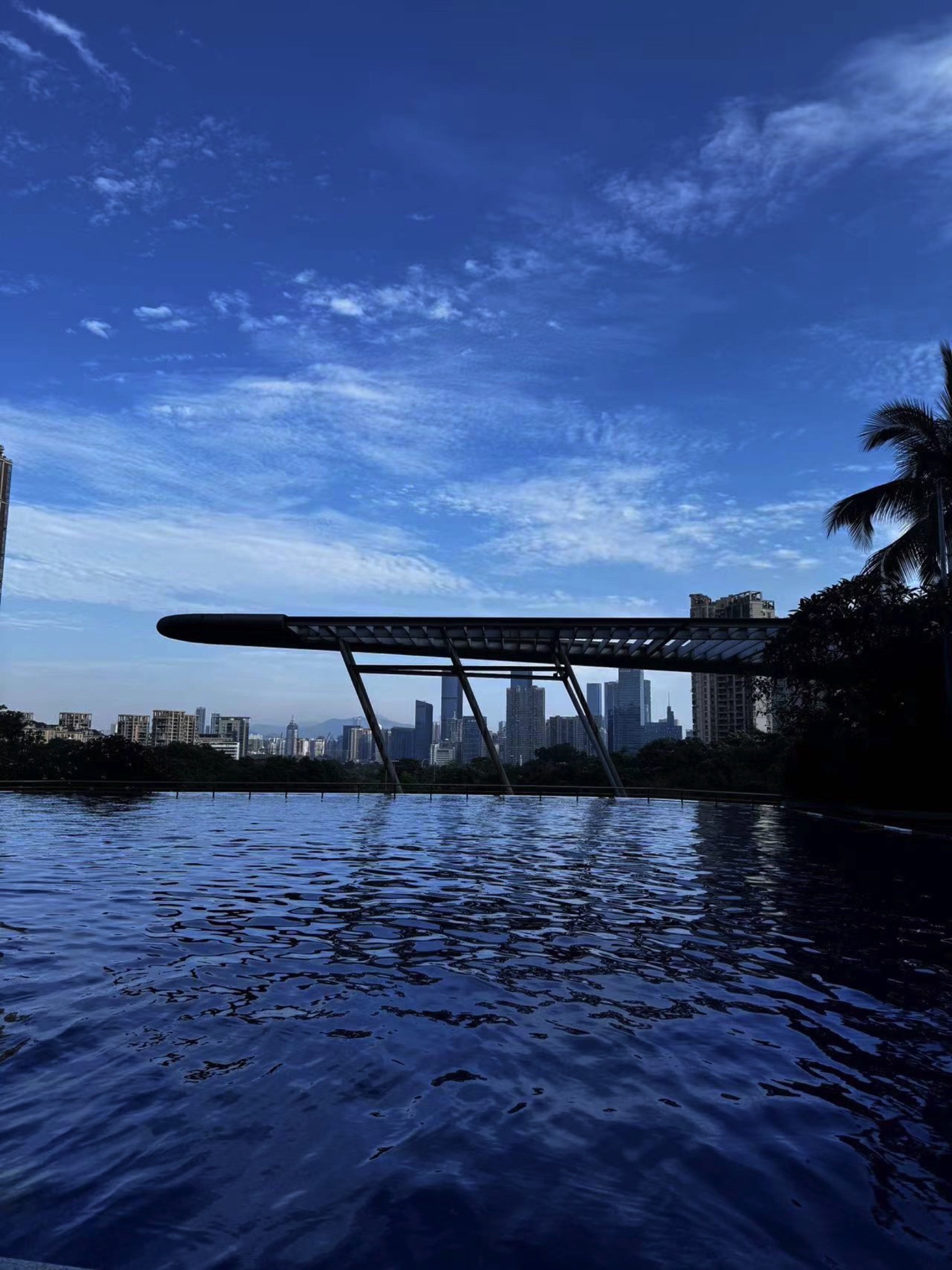 场地封面-网球花园-游泳池
