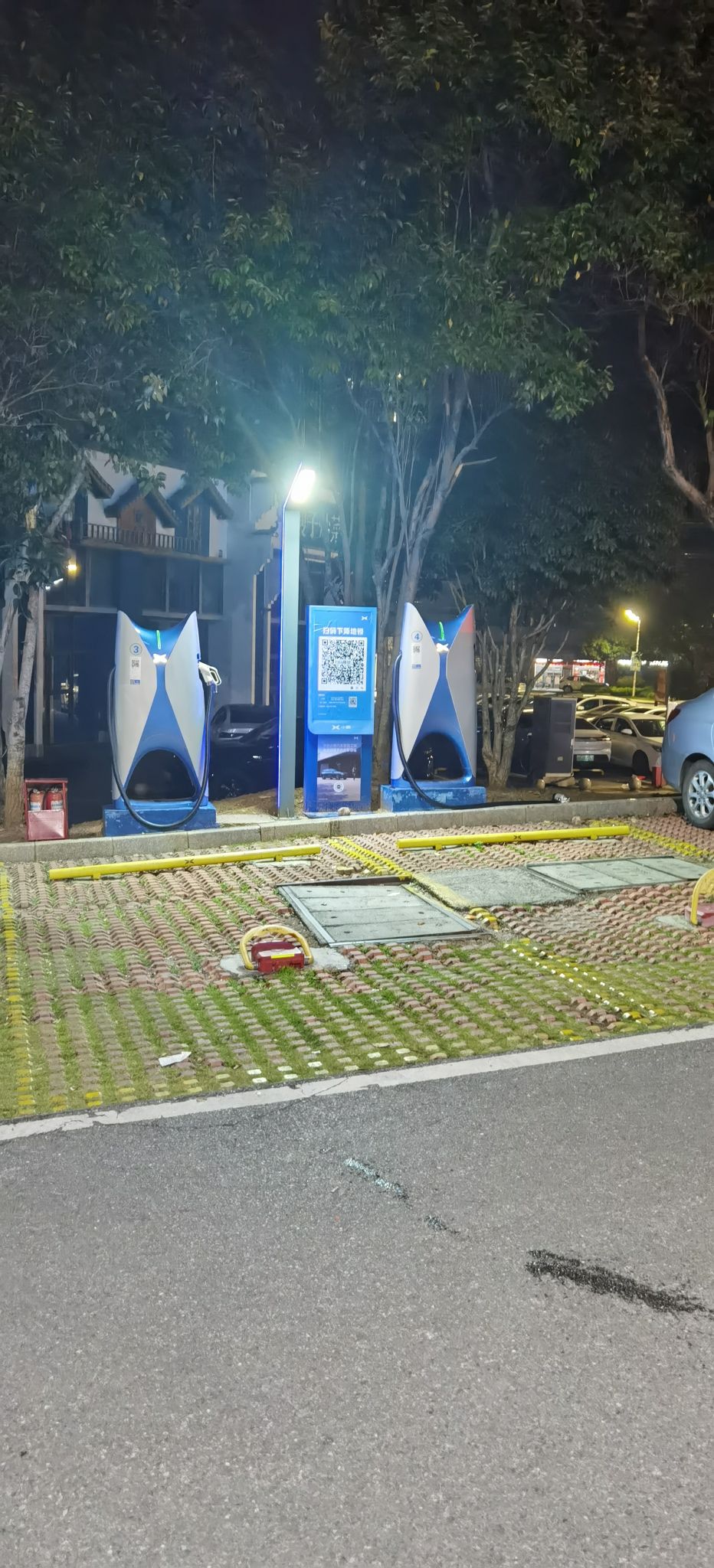 小鹏汽车充电站(小鹏超充韶关碧桂园太阳城凤凰酒店站)