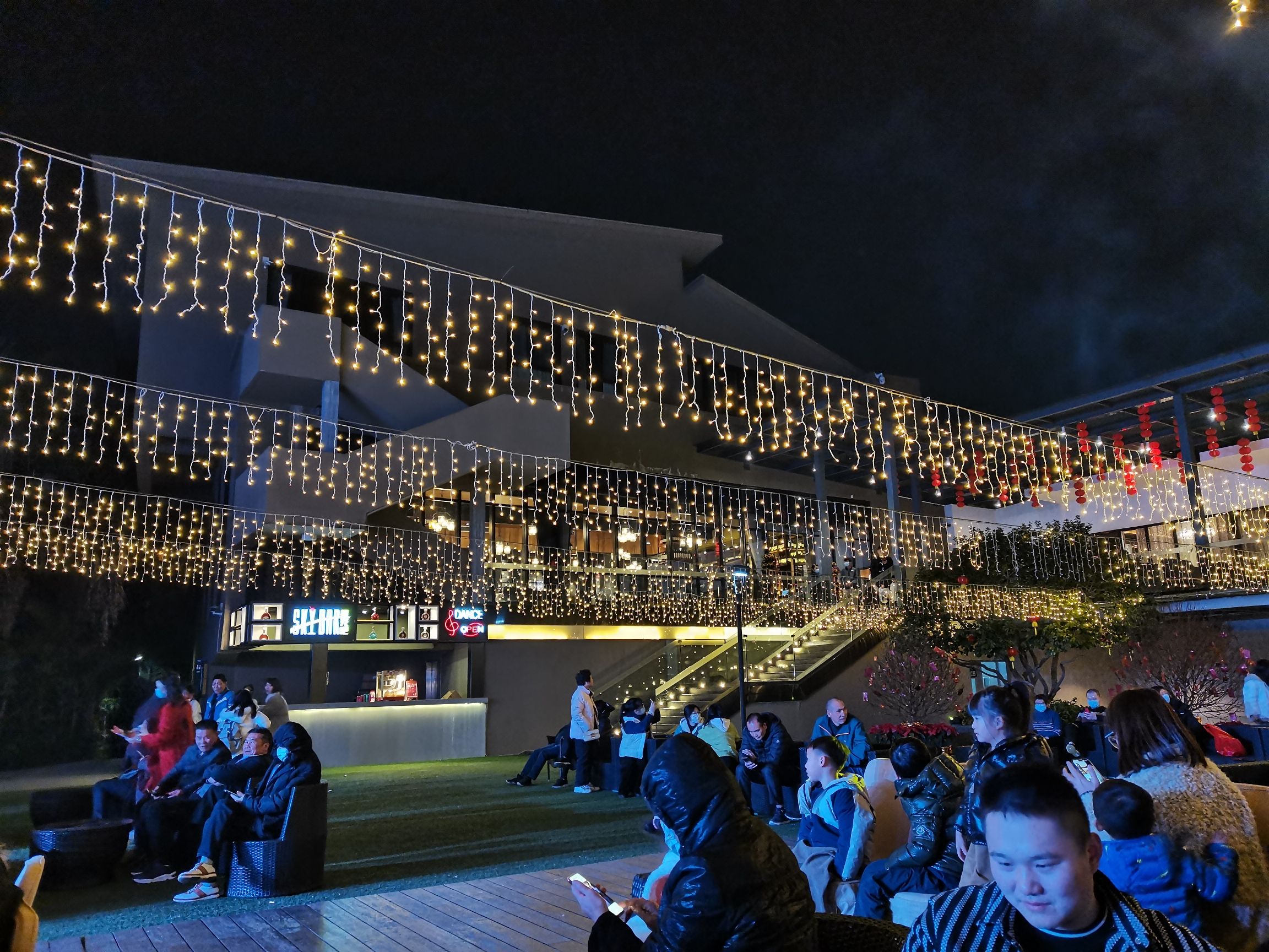 湖畔广场旅行图片 3