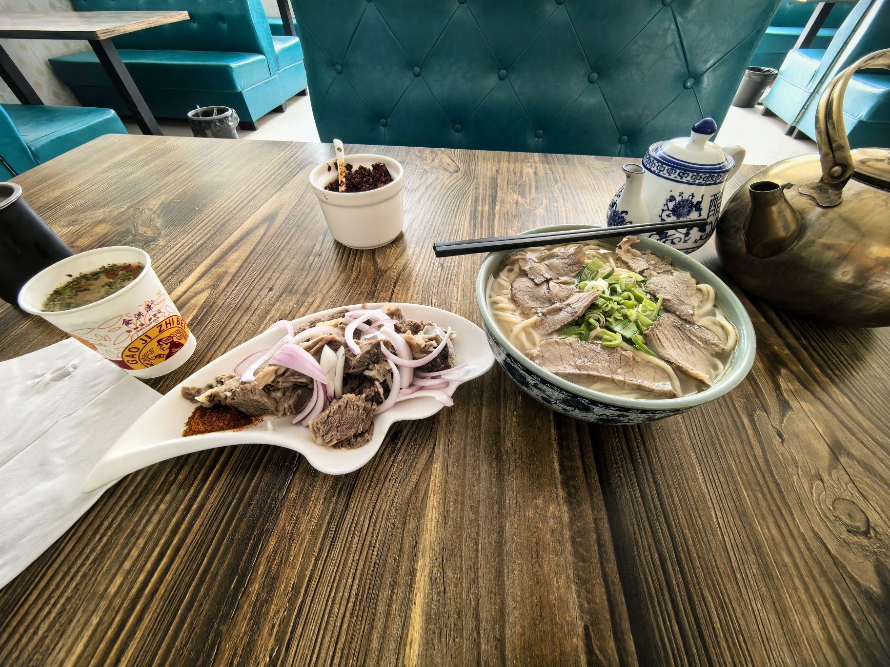 甘肃省酒泉市阿克塞伊穆斋清真餐厅