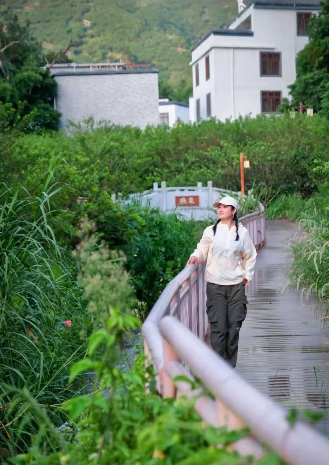 山水双合旅行图片