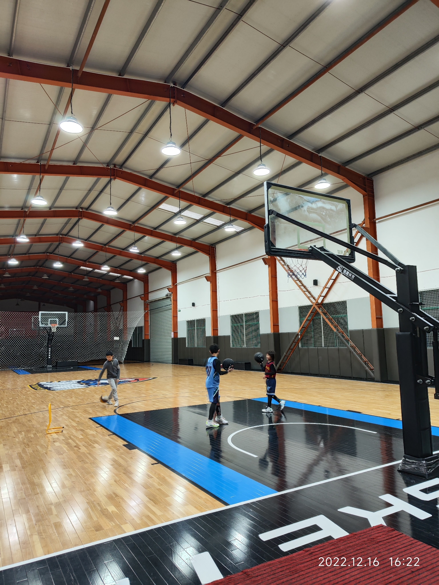 场地封面-YOUNG 篮球馆