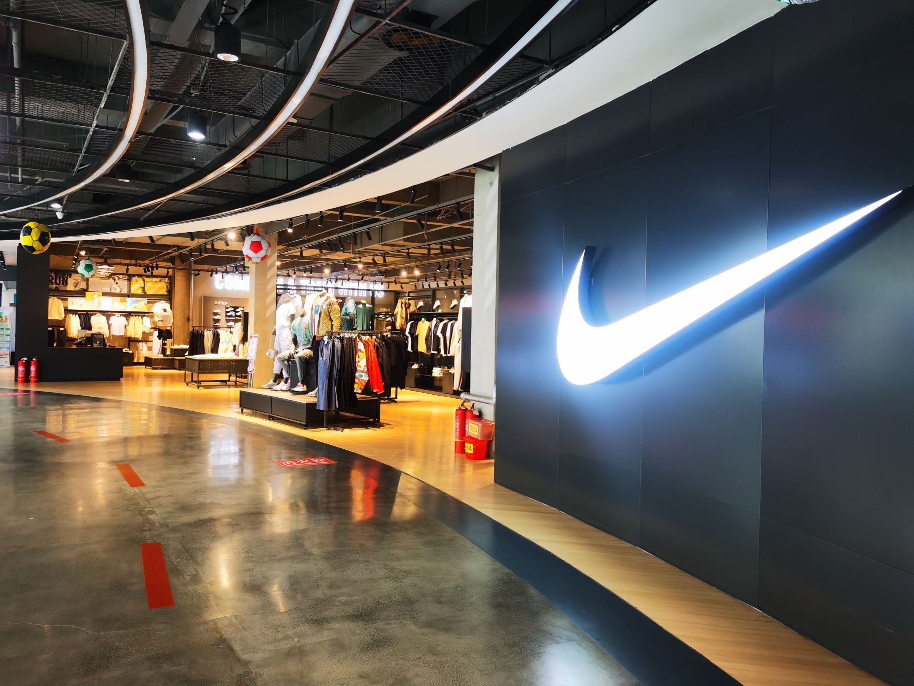 耐克Nike(辽源欧亚购物中心店)