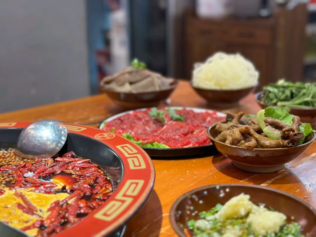 重庆吉火锅(星河广场商业街店)内部环境