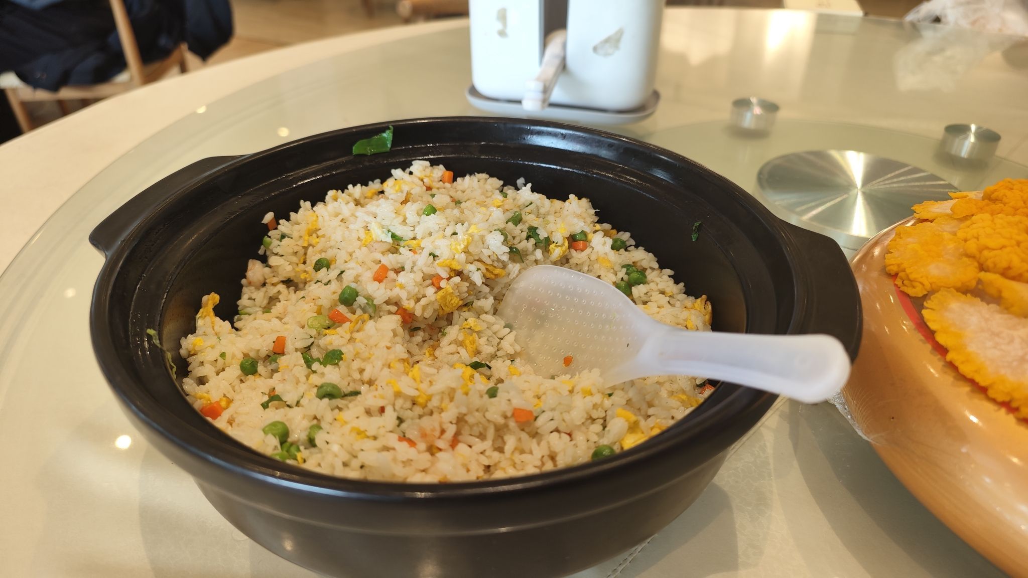 灶王生室内餐厅