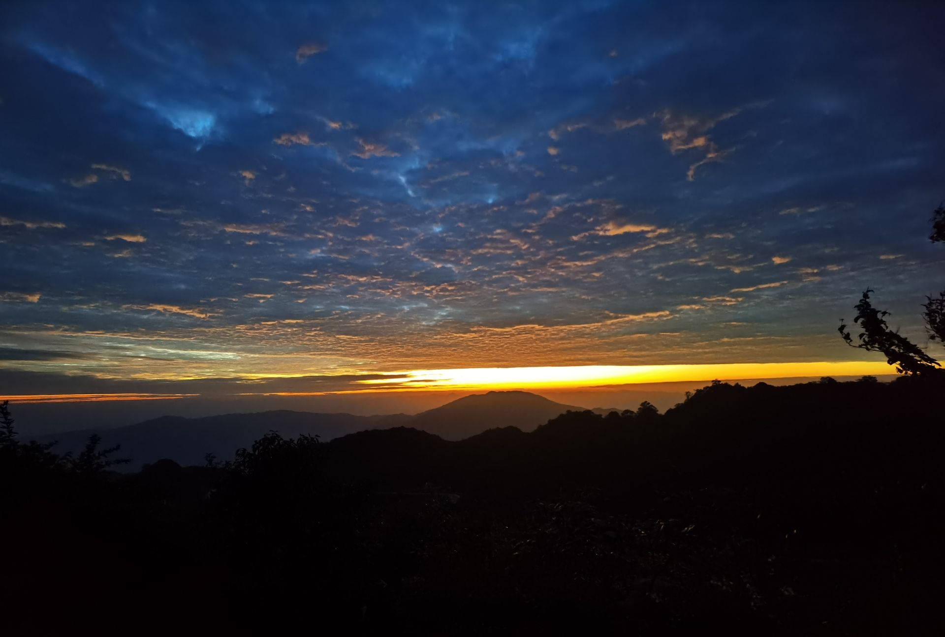 南山牧场大丫口日出露营地旅行图片 1
