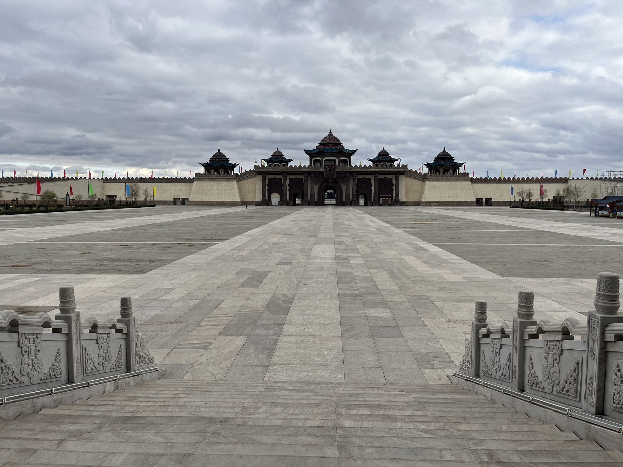 鄂尔多斯元大都
